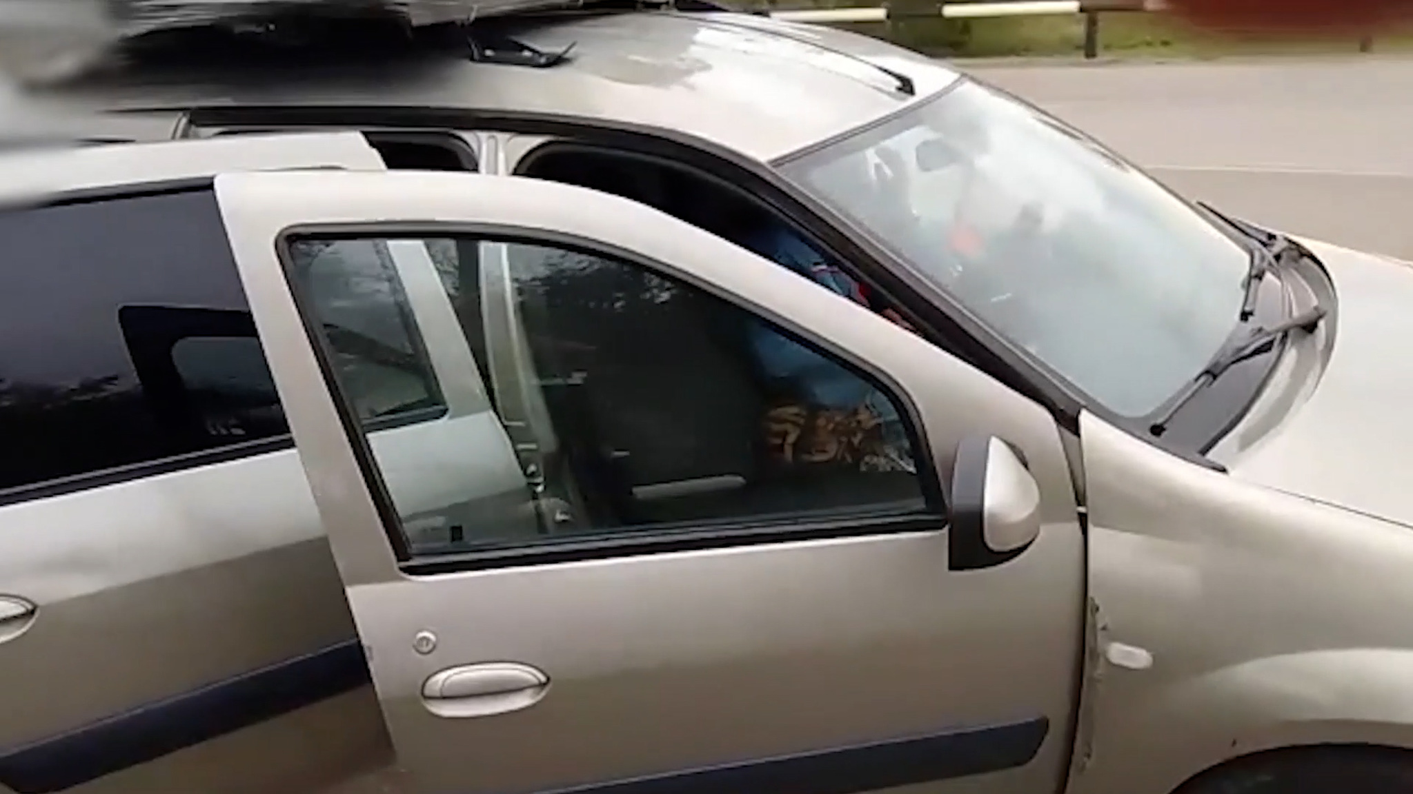 Четверых нелегальных мигрантов на автомобиле задержали в Волгоградской области