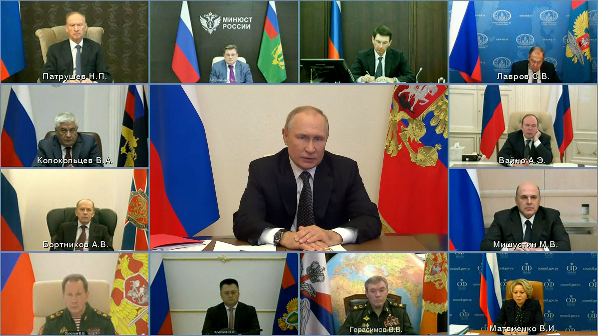 Путин поручил создать спецсовет для решения вопросов обеспечения СВО