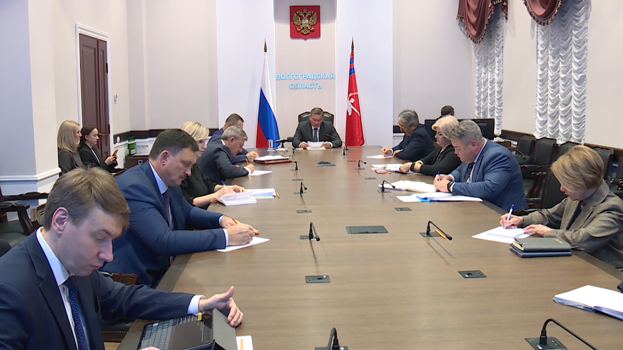 Помощь для ЛНР: губернатор Волгоградской области провел оперативное совещание