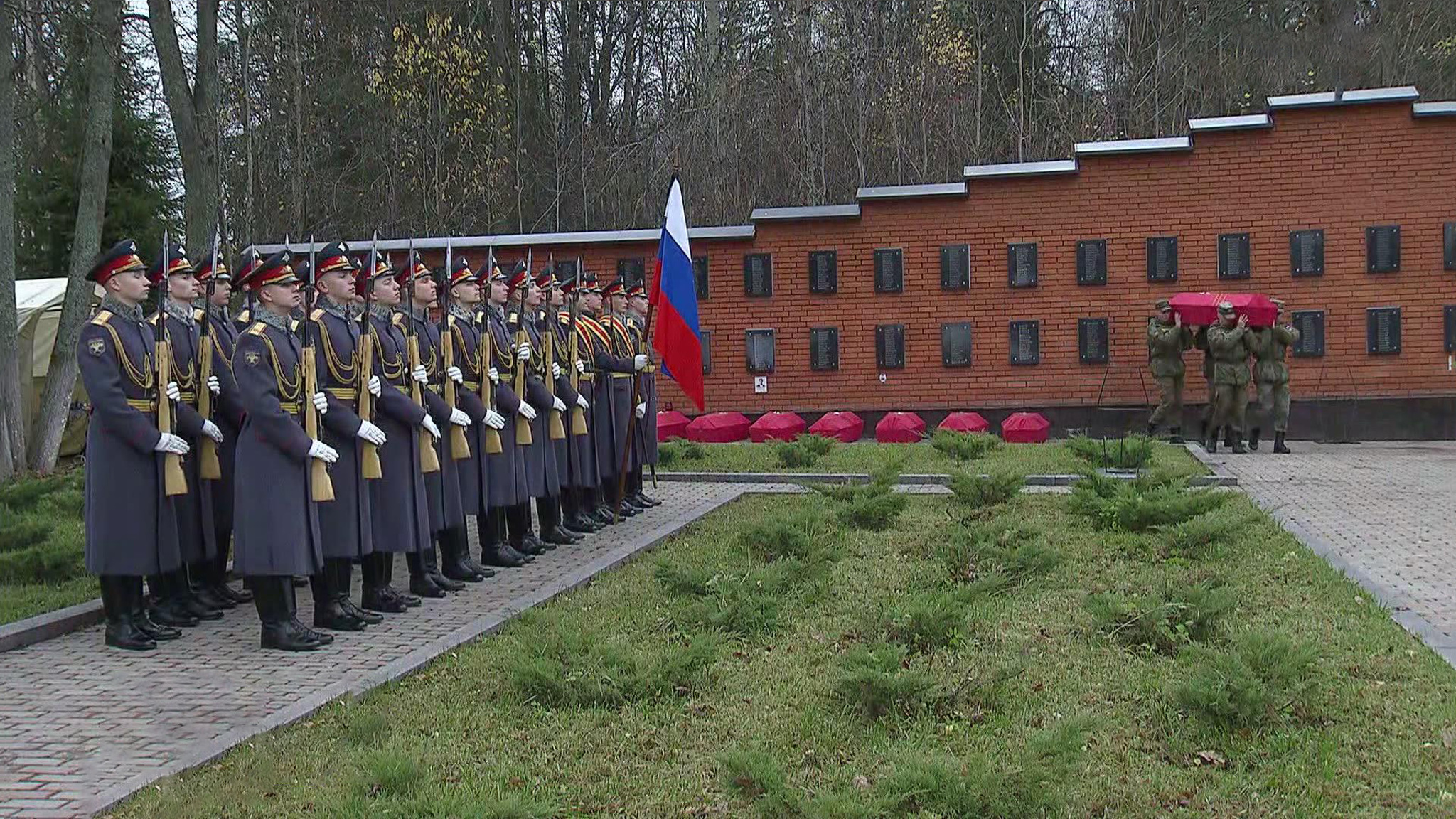 Под Можайском перезахоронили останки советских воинов