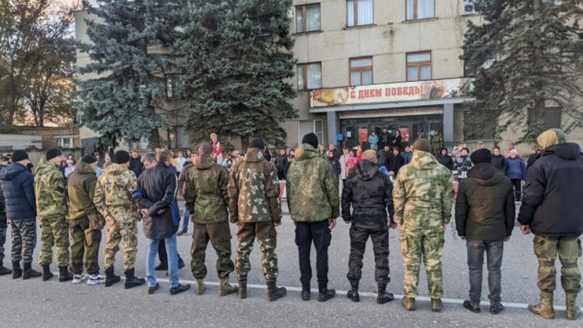 Очередную группу мобилизованных из Минвод отправили на полигон в Будённовск