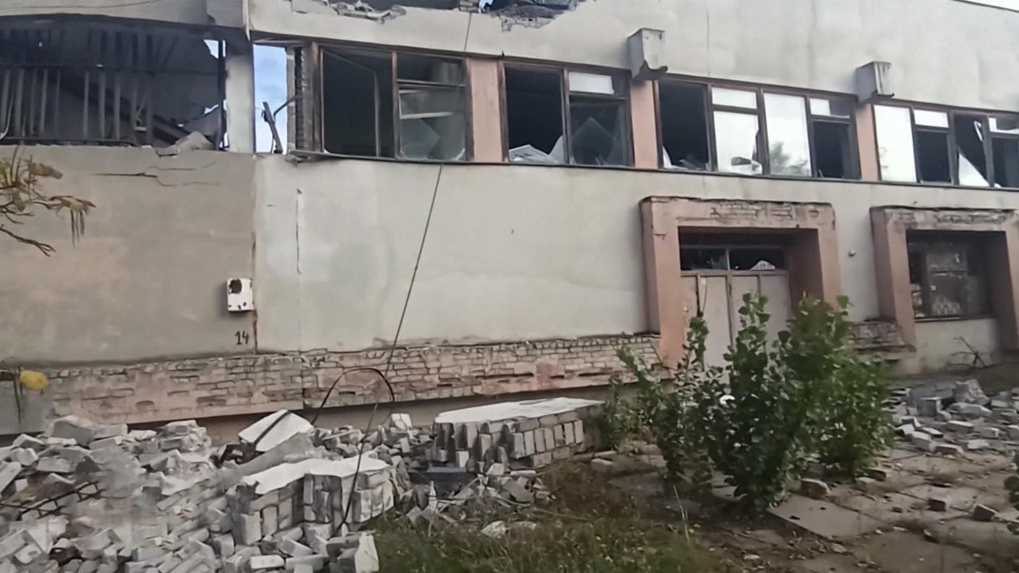Украина опять обстреливает Каховскую ГЭС