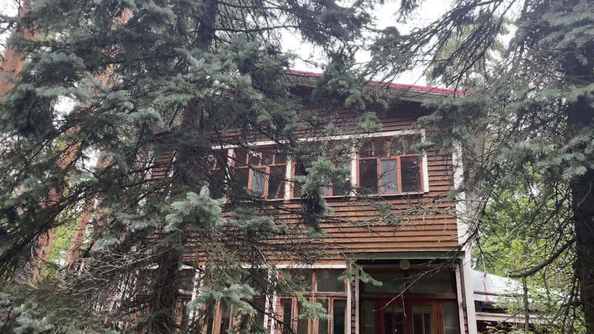 Внука летчика Чкалова выжили из дома в Серебряном бору