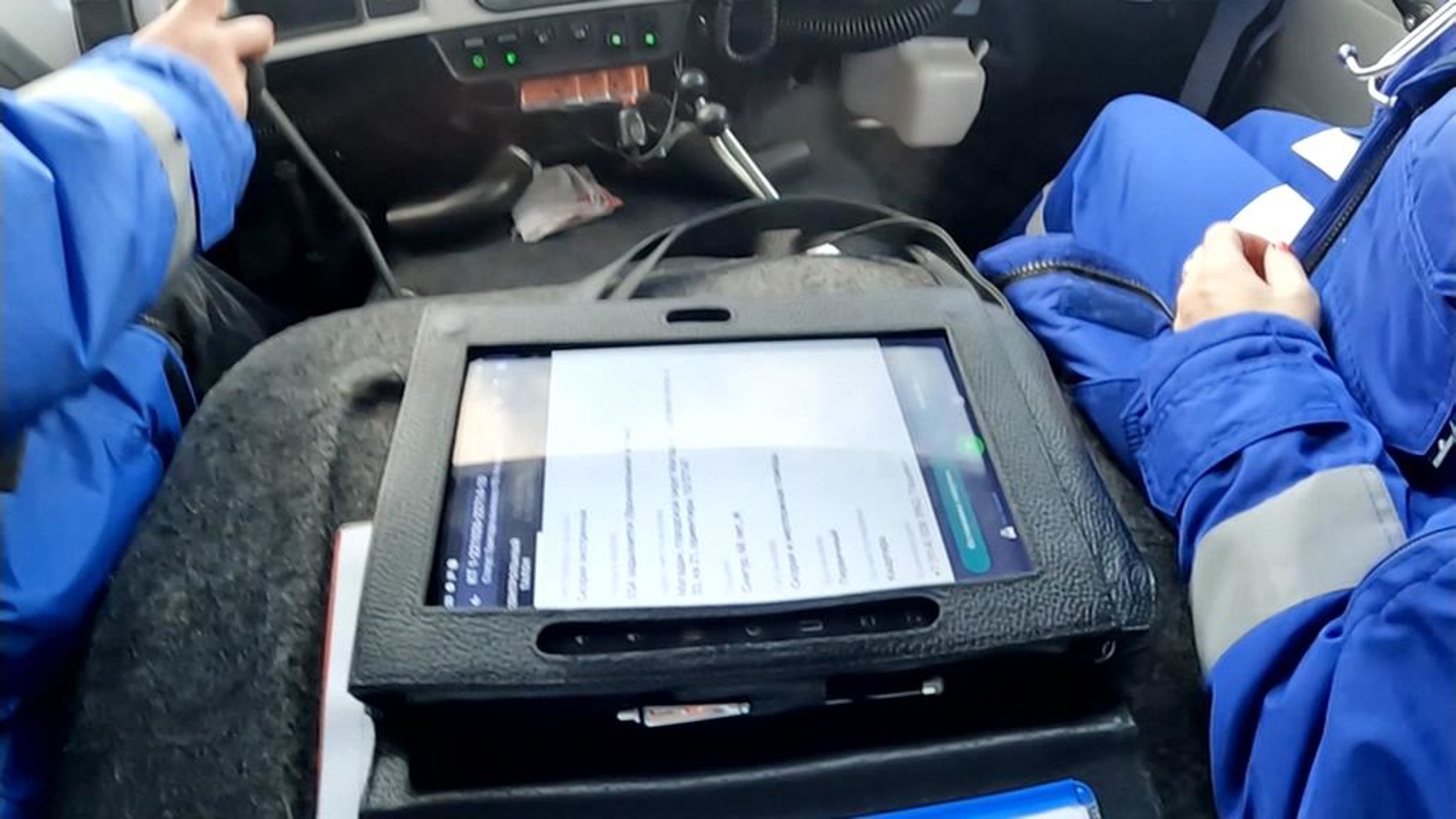В Магаданской области врачам скорой помощи выдали электронные планшеты