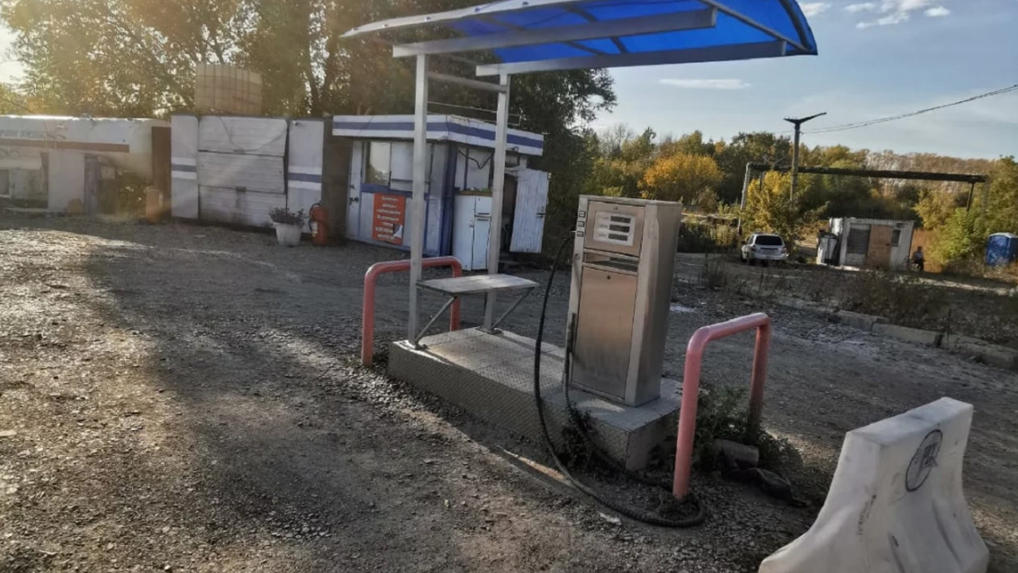 Нелегальные автозаправки обнаружили в Челябинске