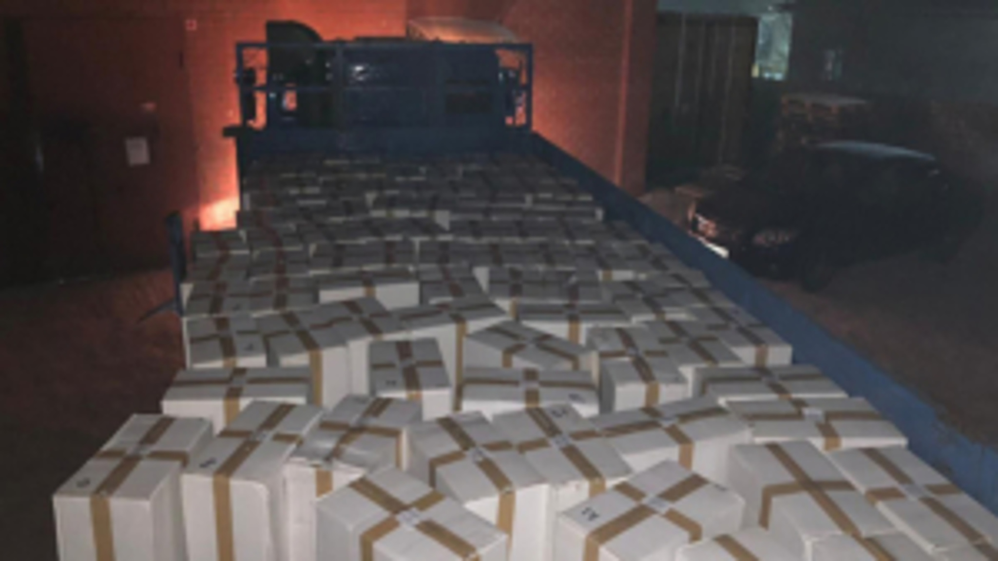 35 тысяч пачек контрафактных сигарет на сумму 3,6 млн рублей пытался продать благовещенец