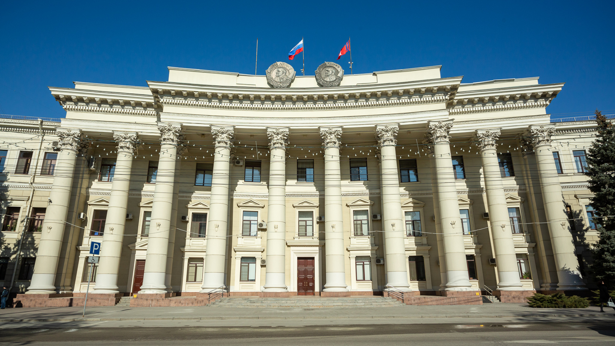 Андрей Бочаров дал поручения по ликвидации последствий коммунальной аварии в Волгограде