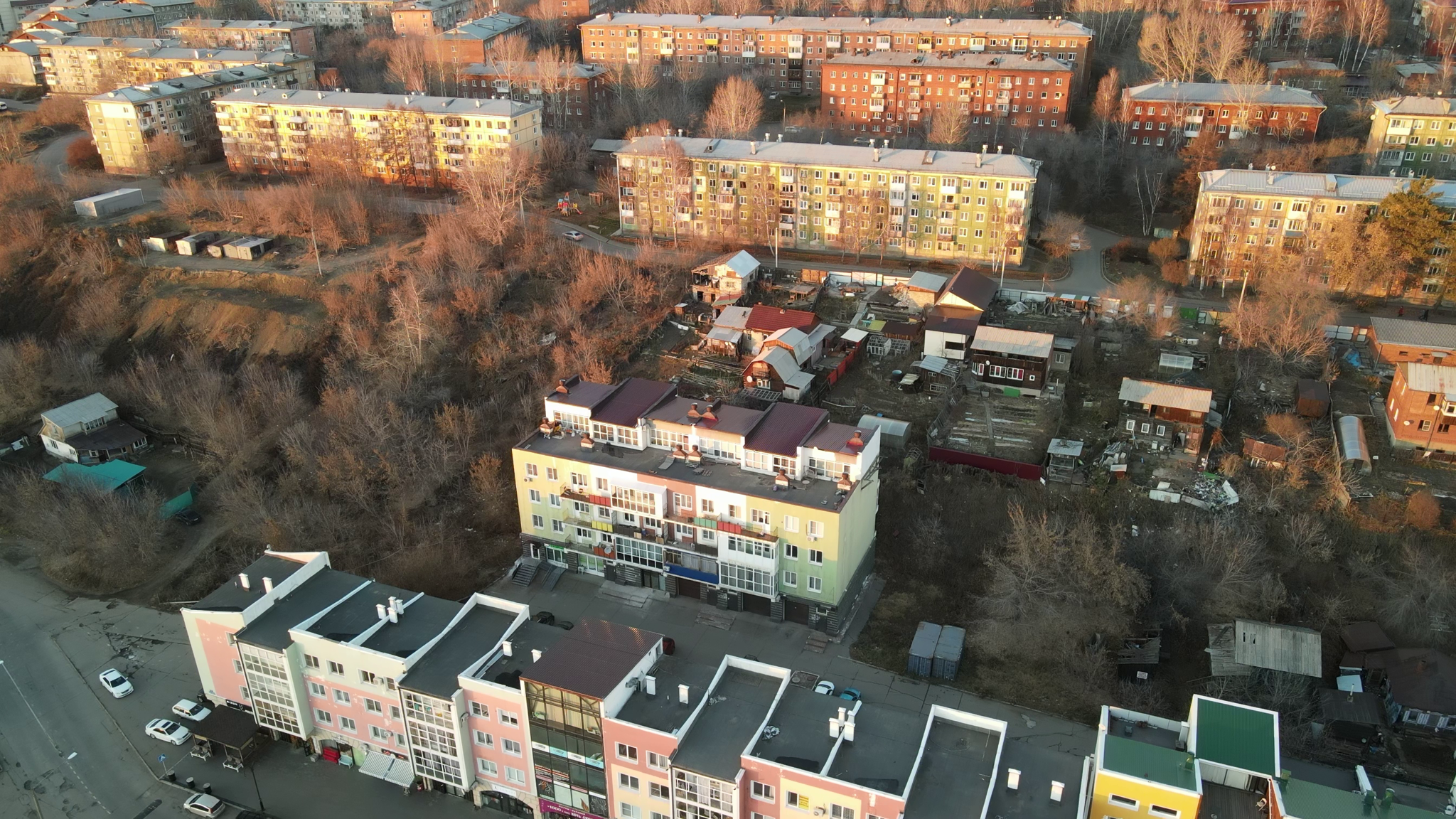 В  Иркутске между домов планируют "воткнуть" сразу две 8-этажных новостройки. Жители против