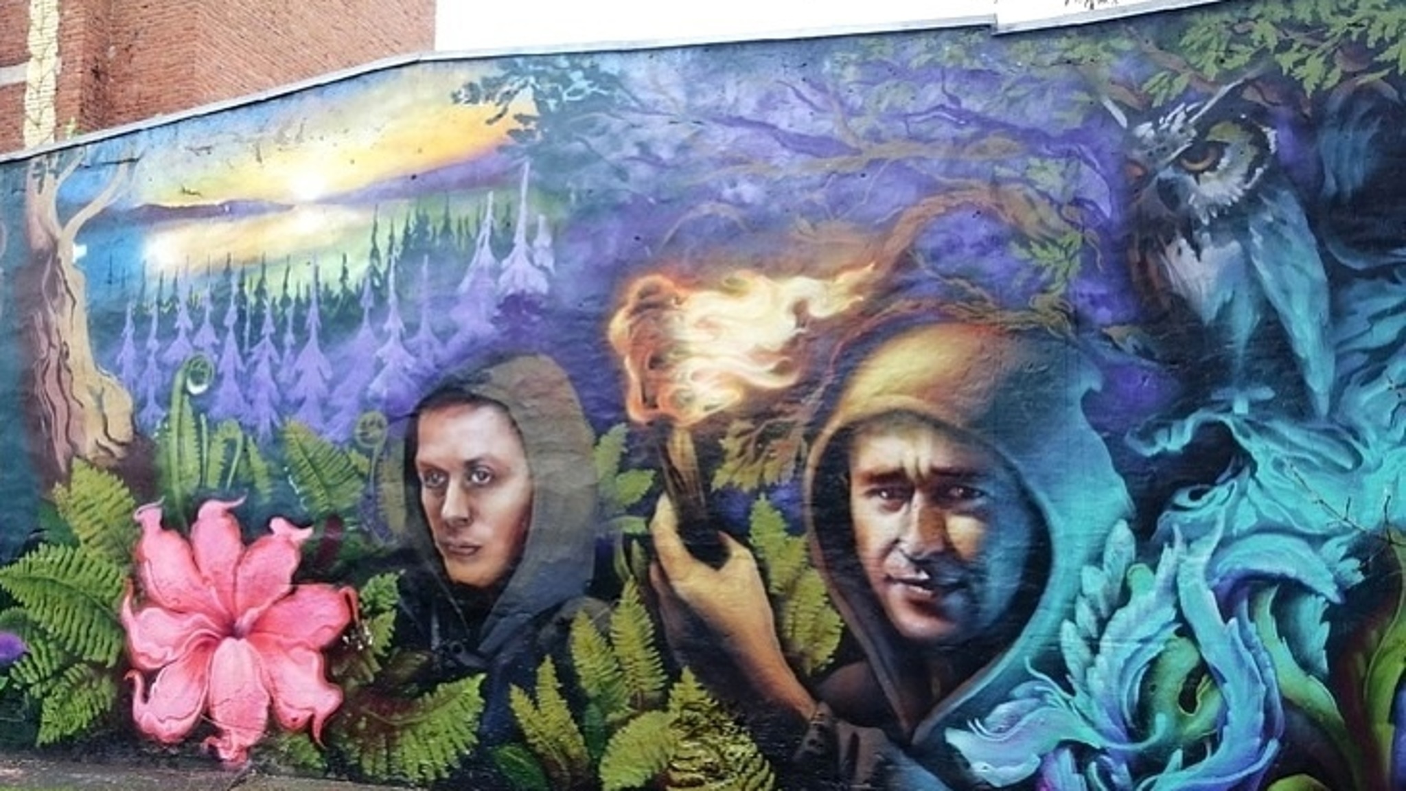 Граффити с путниками нарисовали в Ижевске