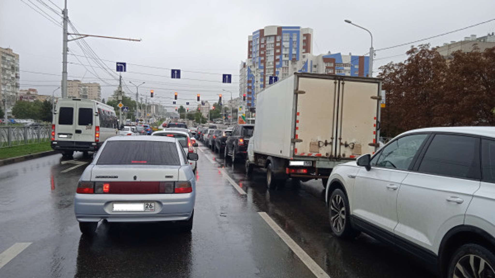 На Ставрополье автовладельцам напомнили о необходимости "переобуть" автомобили