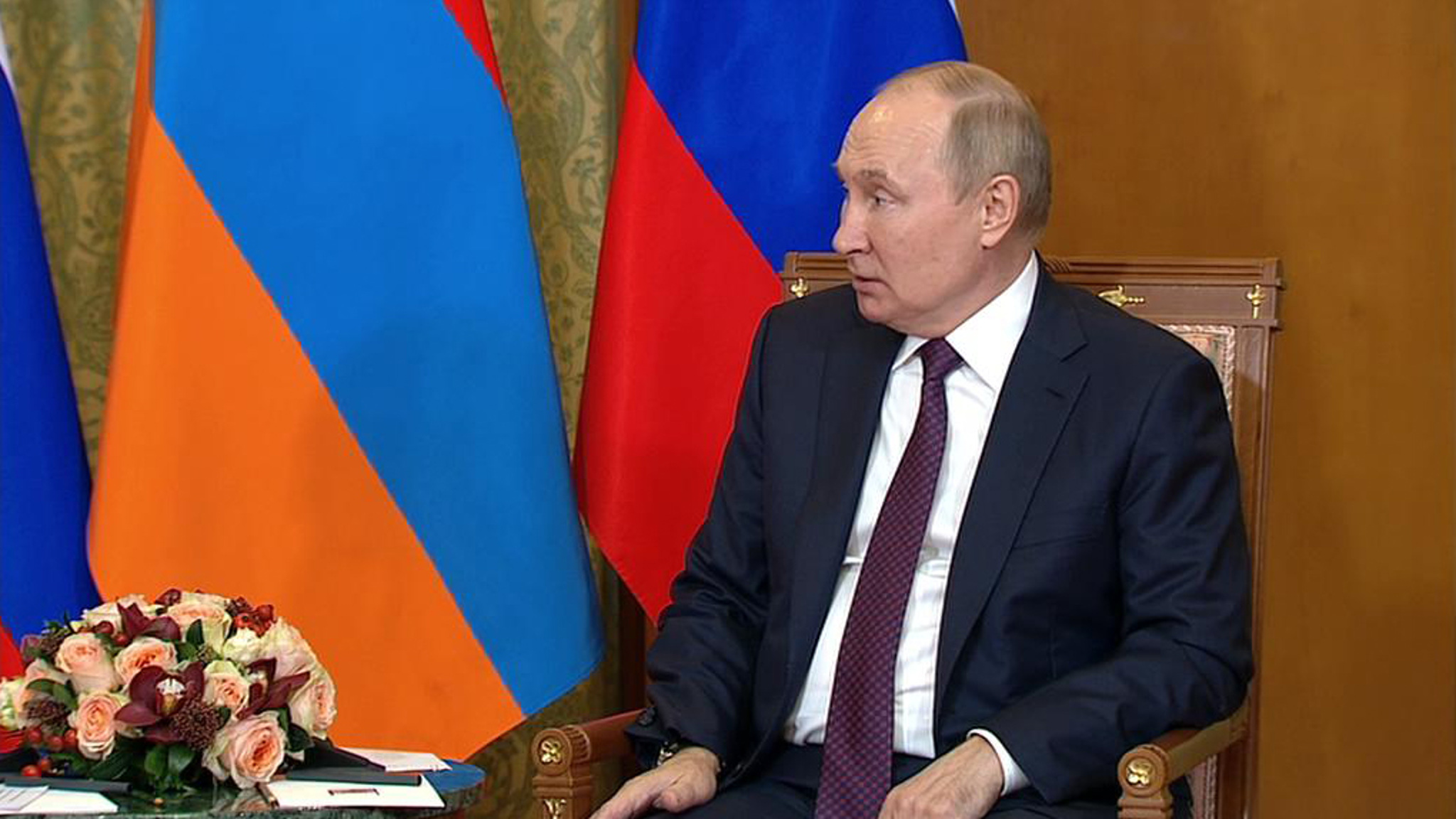 В Сочи проходит встреча Владимира Путина с премьер-министром Армении