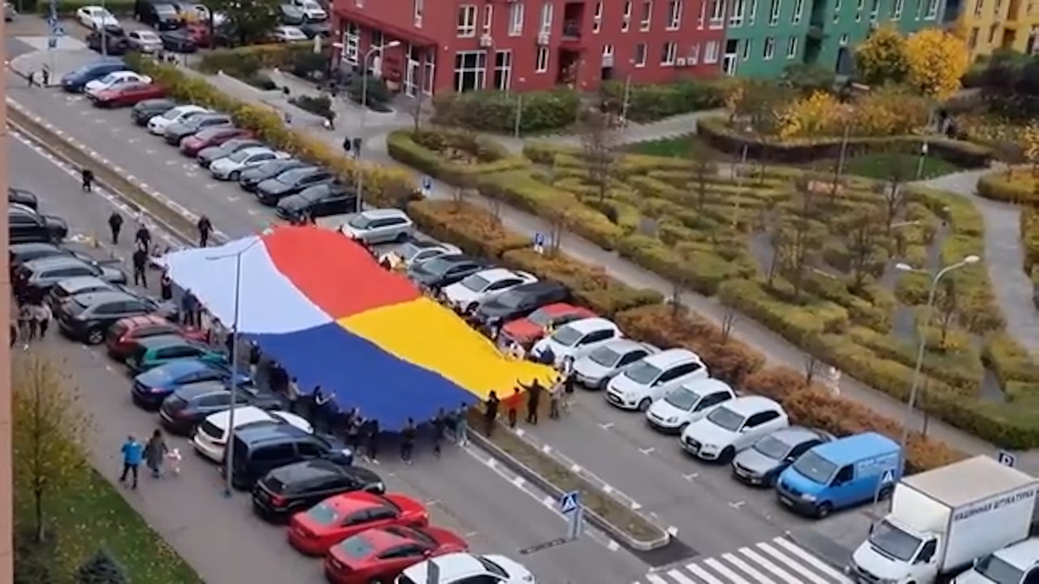 В Киеве развернули общий польско-украинский флаг