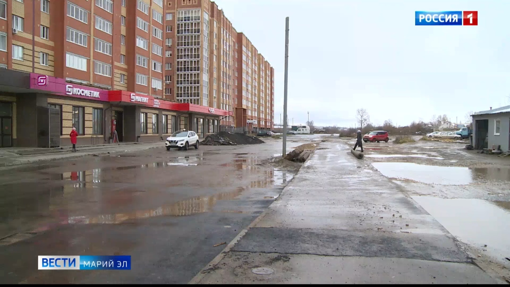 На бульваре Ураева в Йошкар-Оле обустраивают дорожные подъезды и парковки