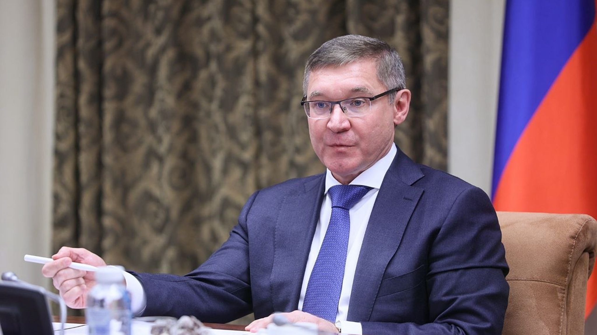 Полпред в УрФО Якушев наградил челябинских волонтеров, помогающих Донбассу