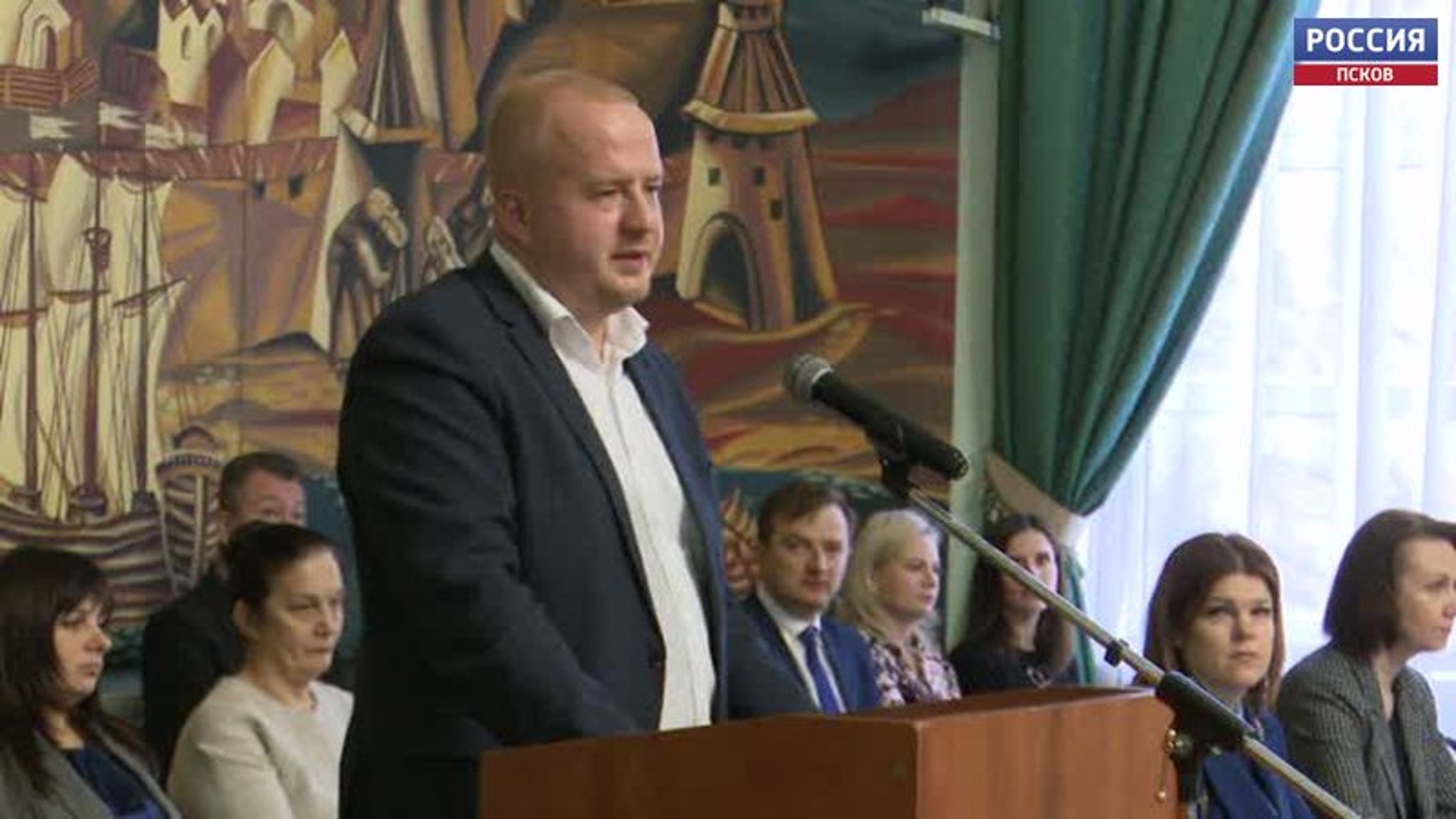 23 голоса “за”. Борис Елкин подблагодарил депутатов Гордумы за выбор его главой Пскова