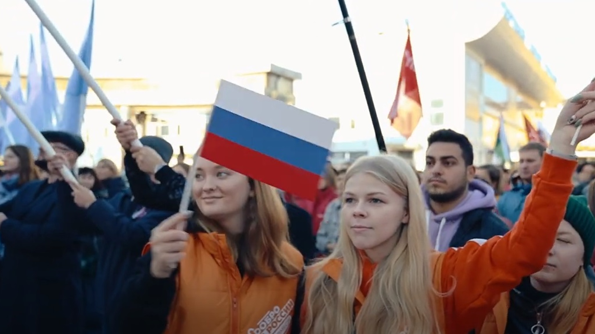 Александр Моор поздравил жителей Тюменской области с Днем народного единства