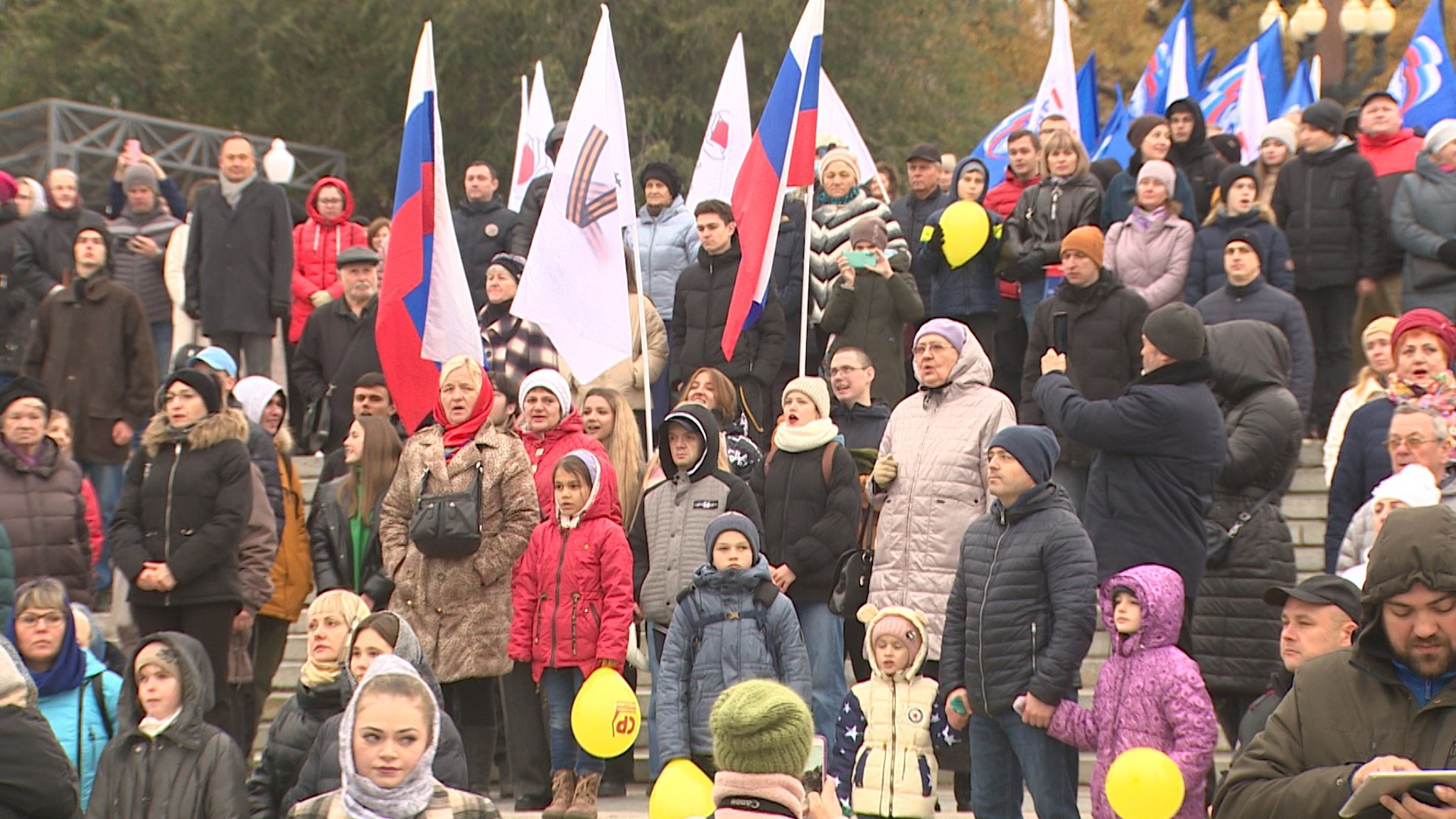 Жители и гости Волгограда отметили День народного единства
