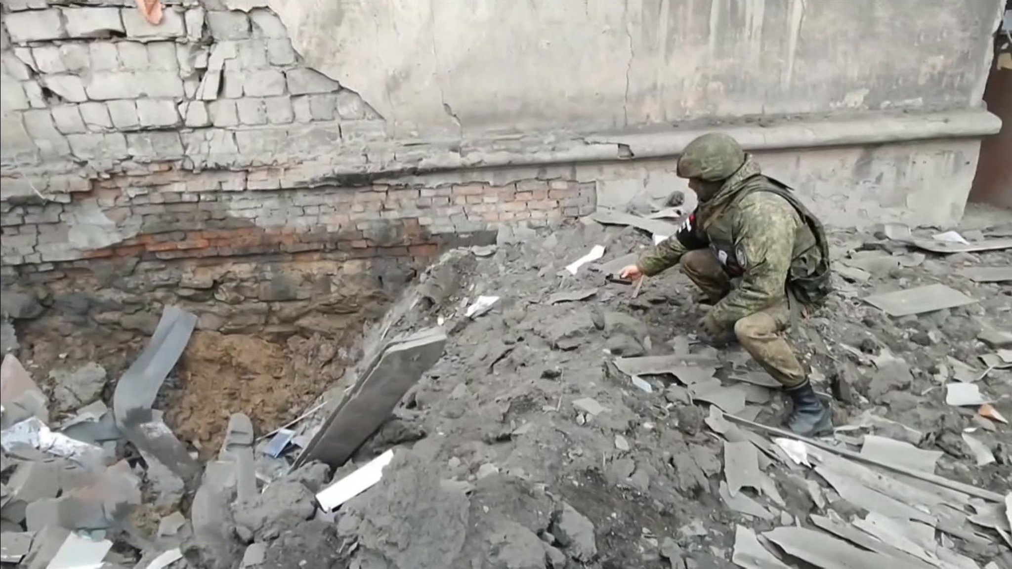 Донбасс: возвращение пленных и восстановление городов