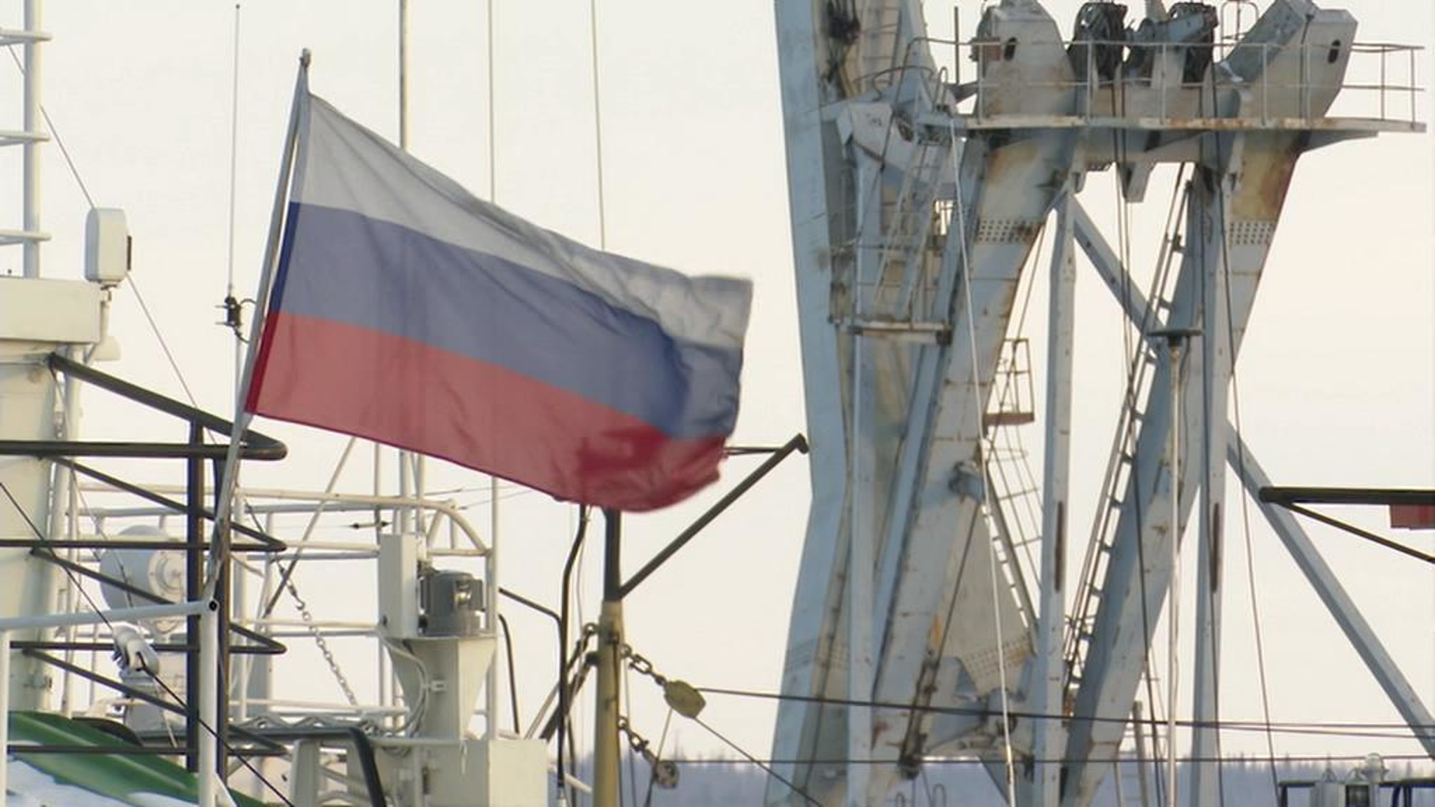 Речной порт в Салехарде завершил сезонную работу