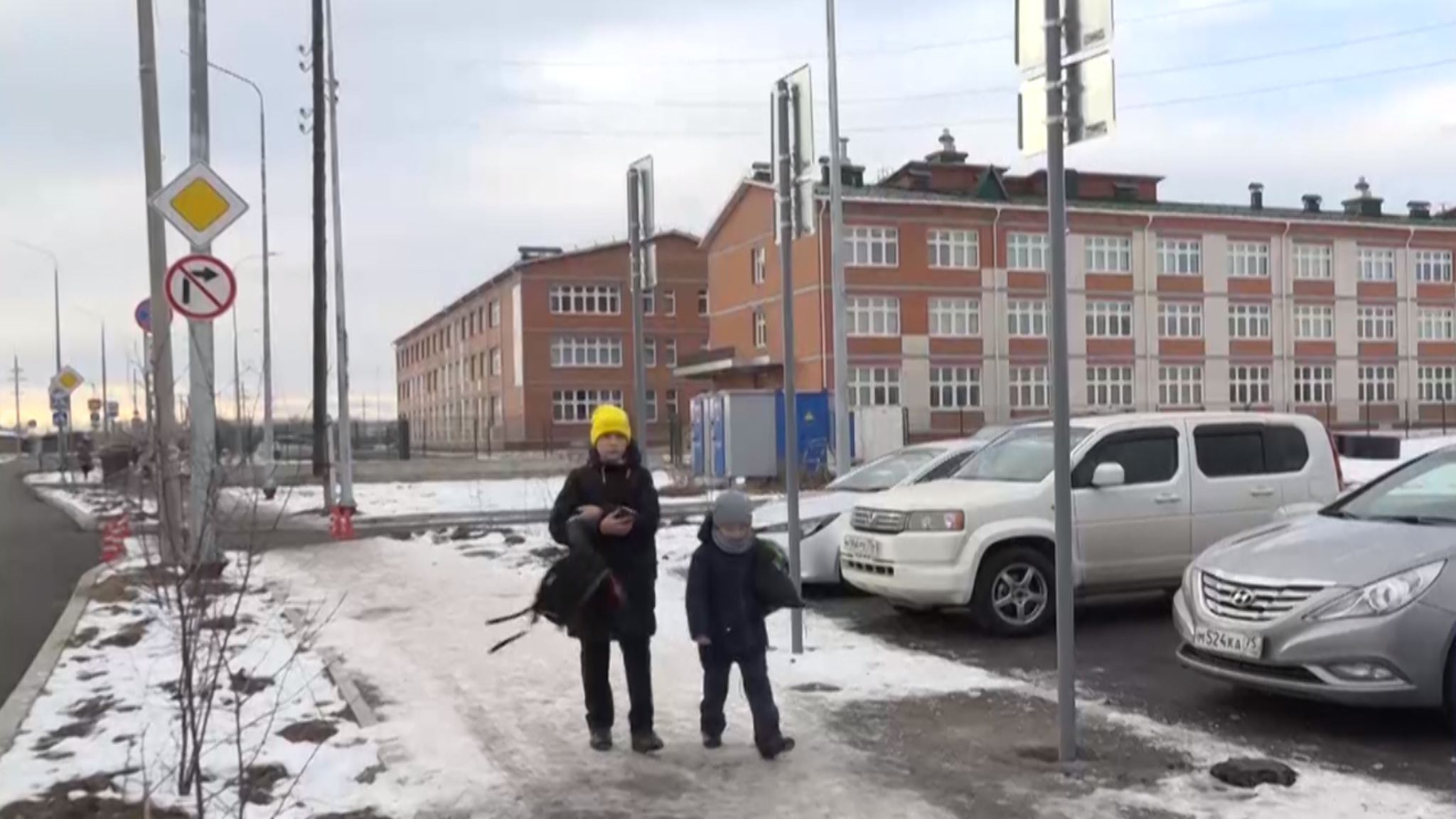 Жители улицы Геодезической в Чите жалуются на опасный переход через дорогу