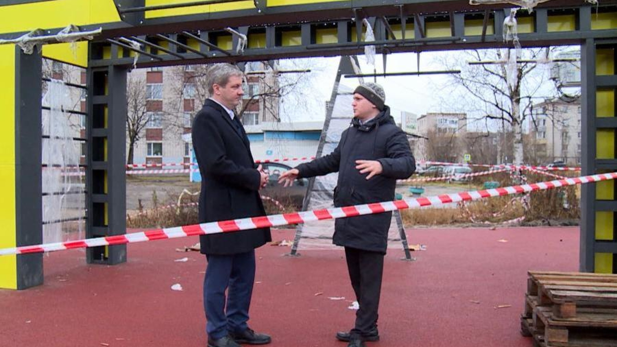 Глава Архангельска Дмитрий Морев проверил ход строительства нового спортобъекта в округе Варавино-Фактория