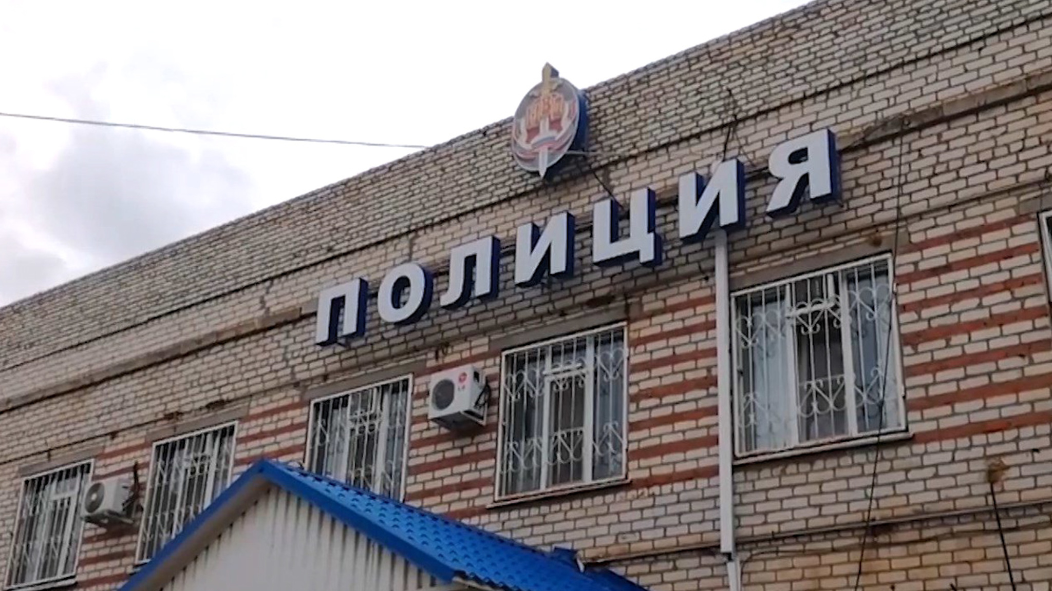 В Волгоградской области подростки забрались в гараж пенсионера