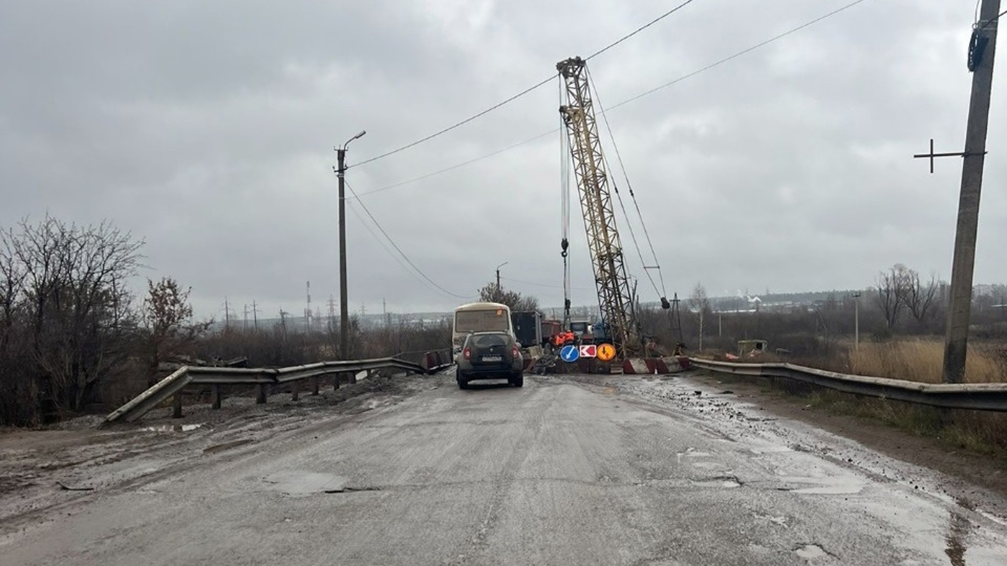 Внештатная ситуация произошла во время ремонта моста в Сарапуле