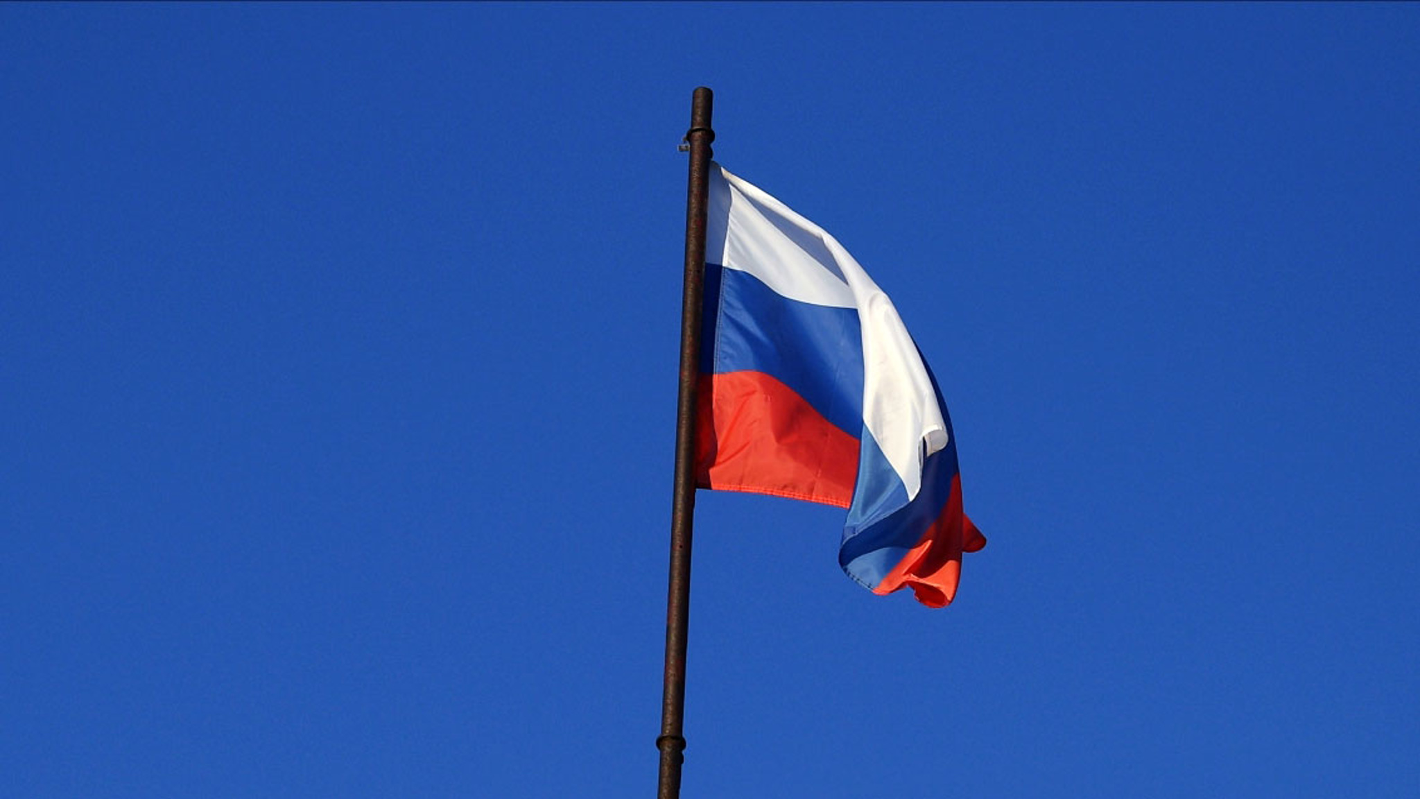 Жители Твери пожаловались на школьную тетрадь, дискредитирующую флаг РФ