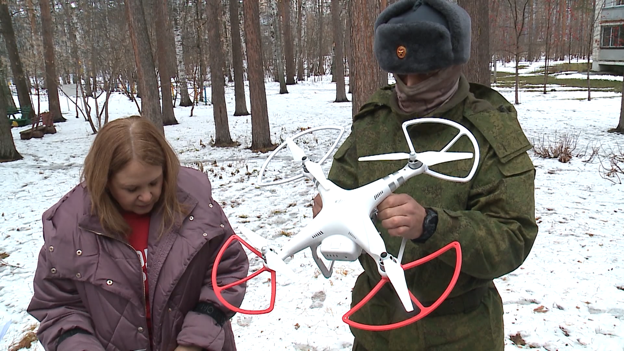 Мобилизованным из Иркутской области в Новосибирске передали помощь от волонтеров
