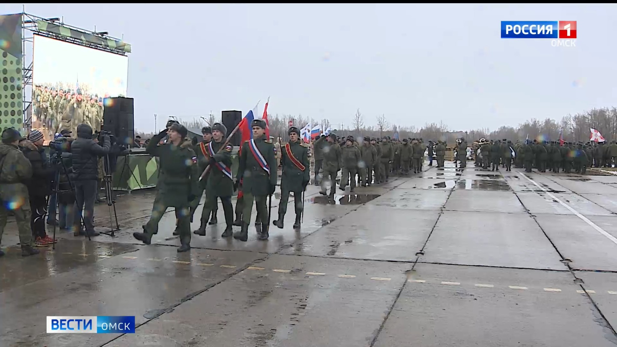 Из Омска отправилась очередная группа мобилизованных в зону СВО