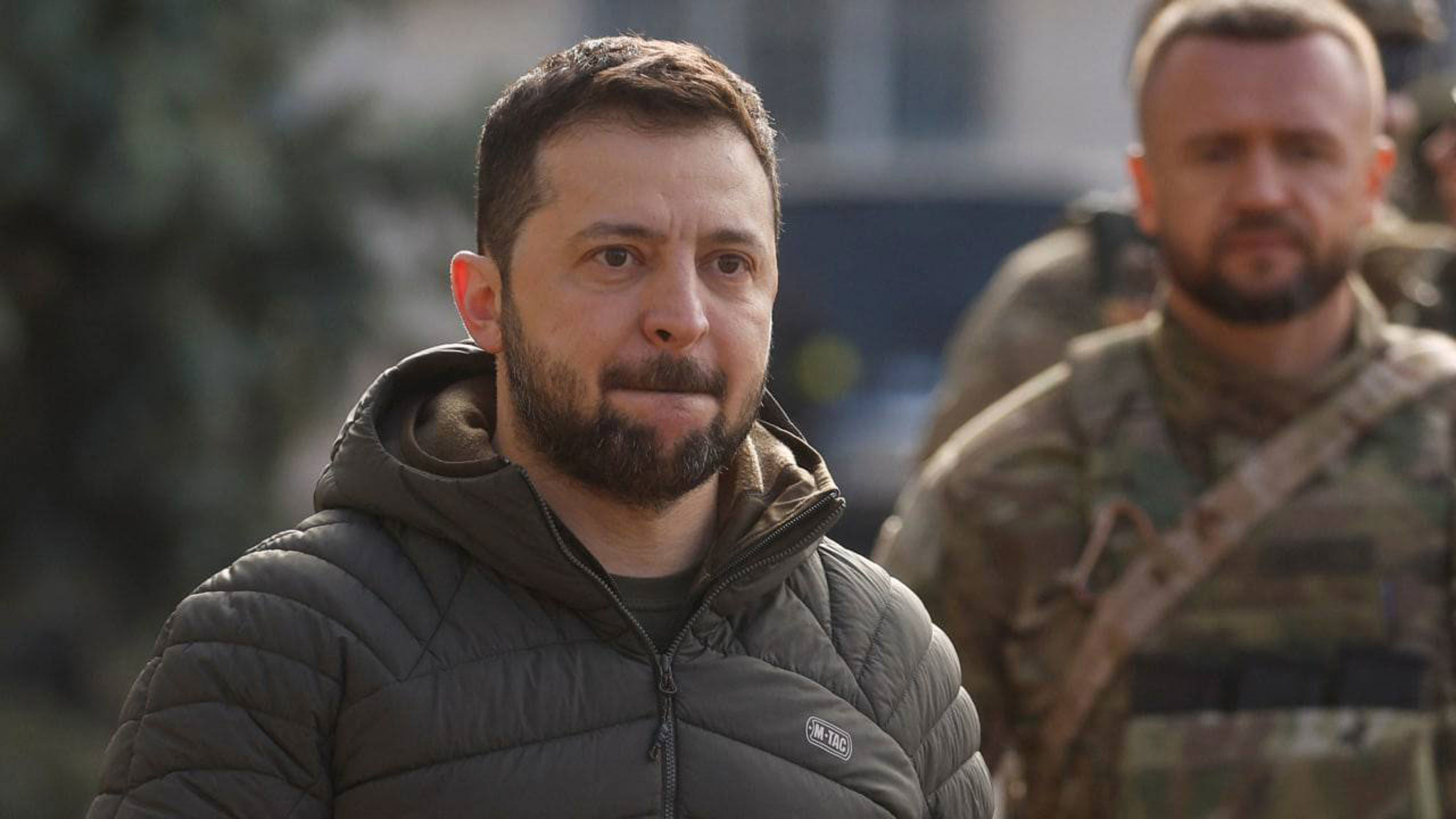 Зеленский тайно сбежал с Украины в Штаты за оружием