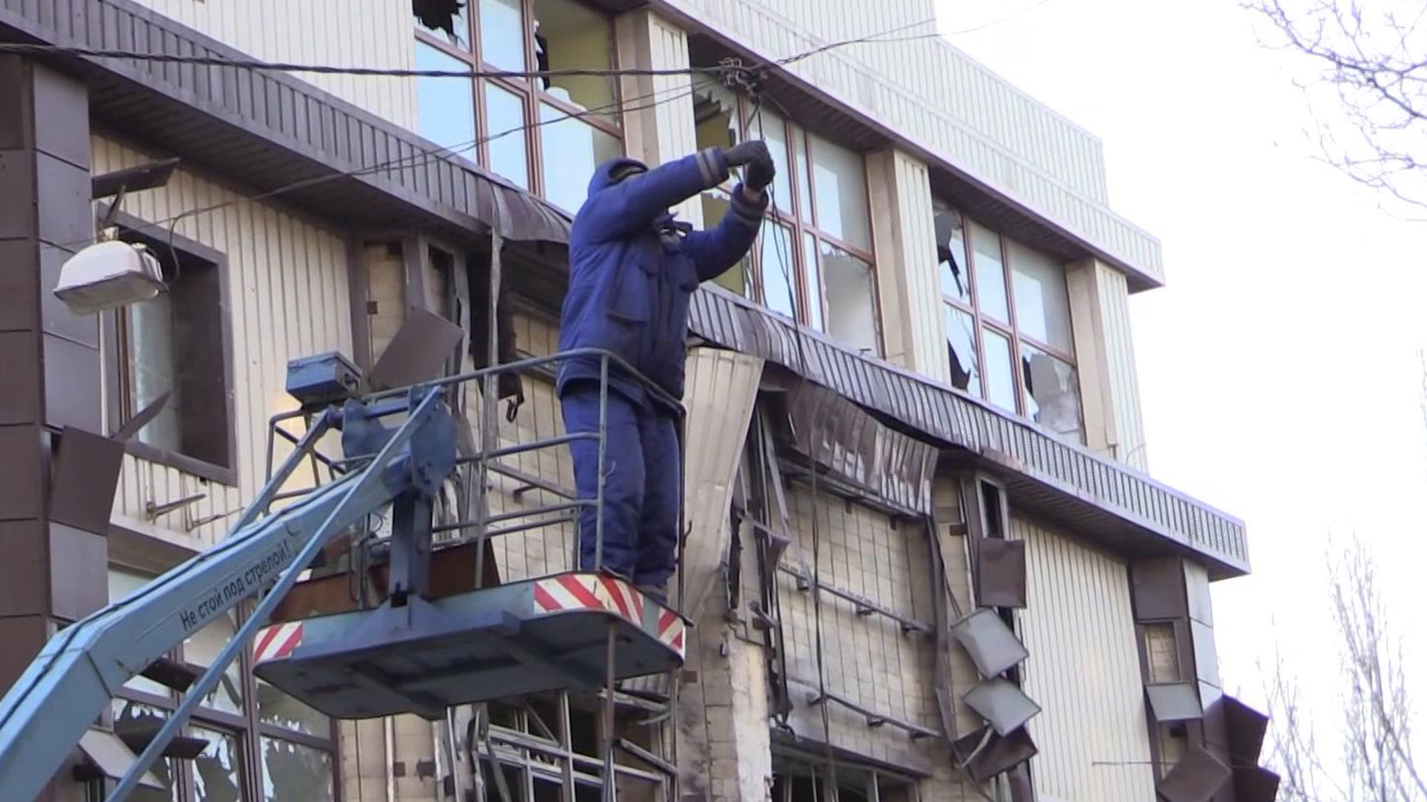 Киев щедро делится с Донецком западной военной "помощью"