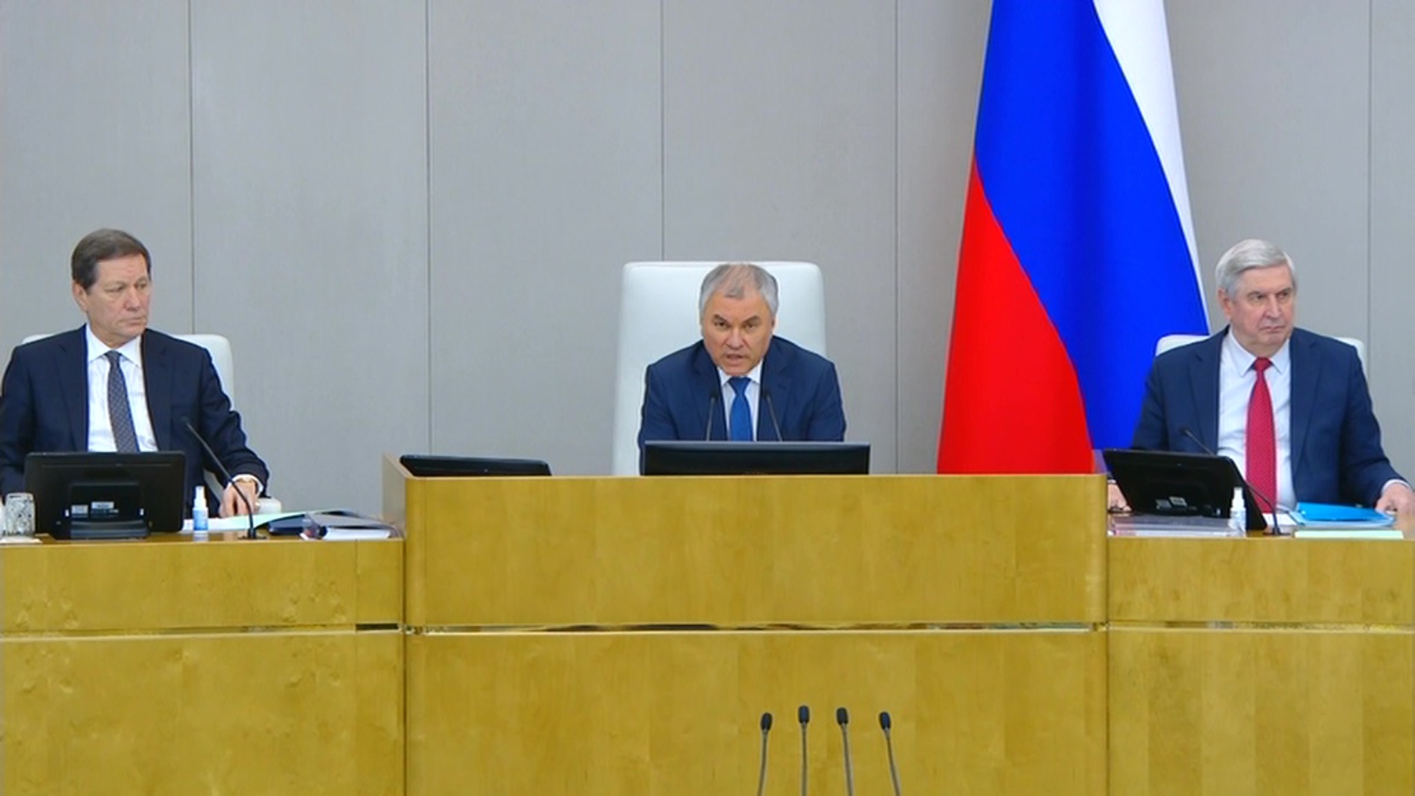 Госдума приняла законопроект о МРОТ на 2023 год