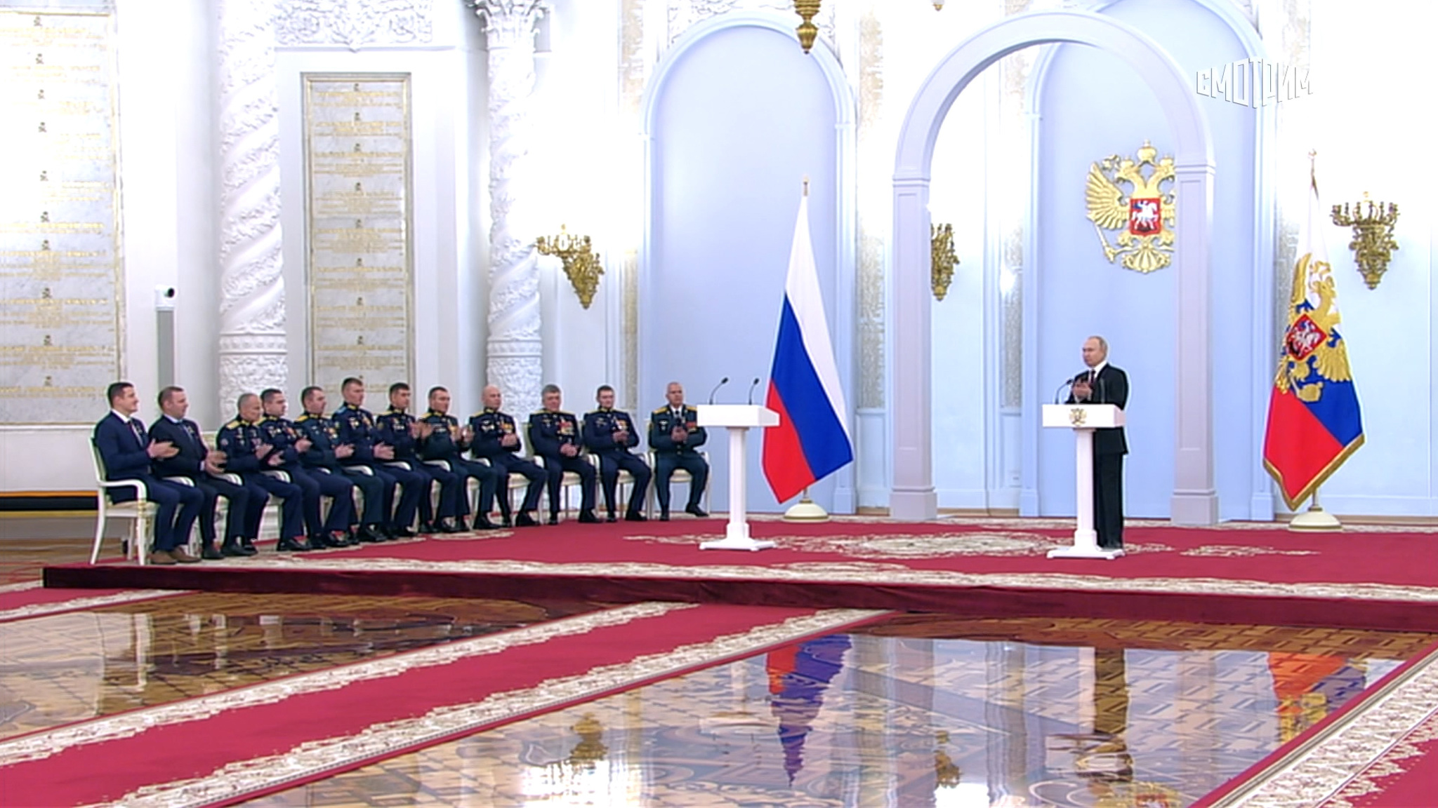 Владимир Путин: мы никогда не забудем о семьях наших героев