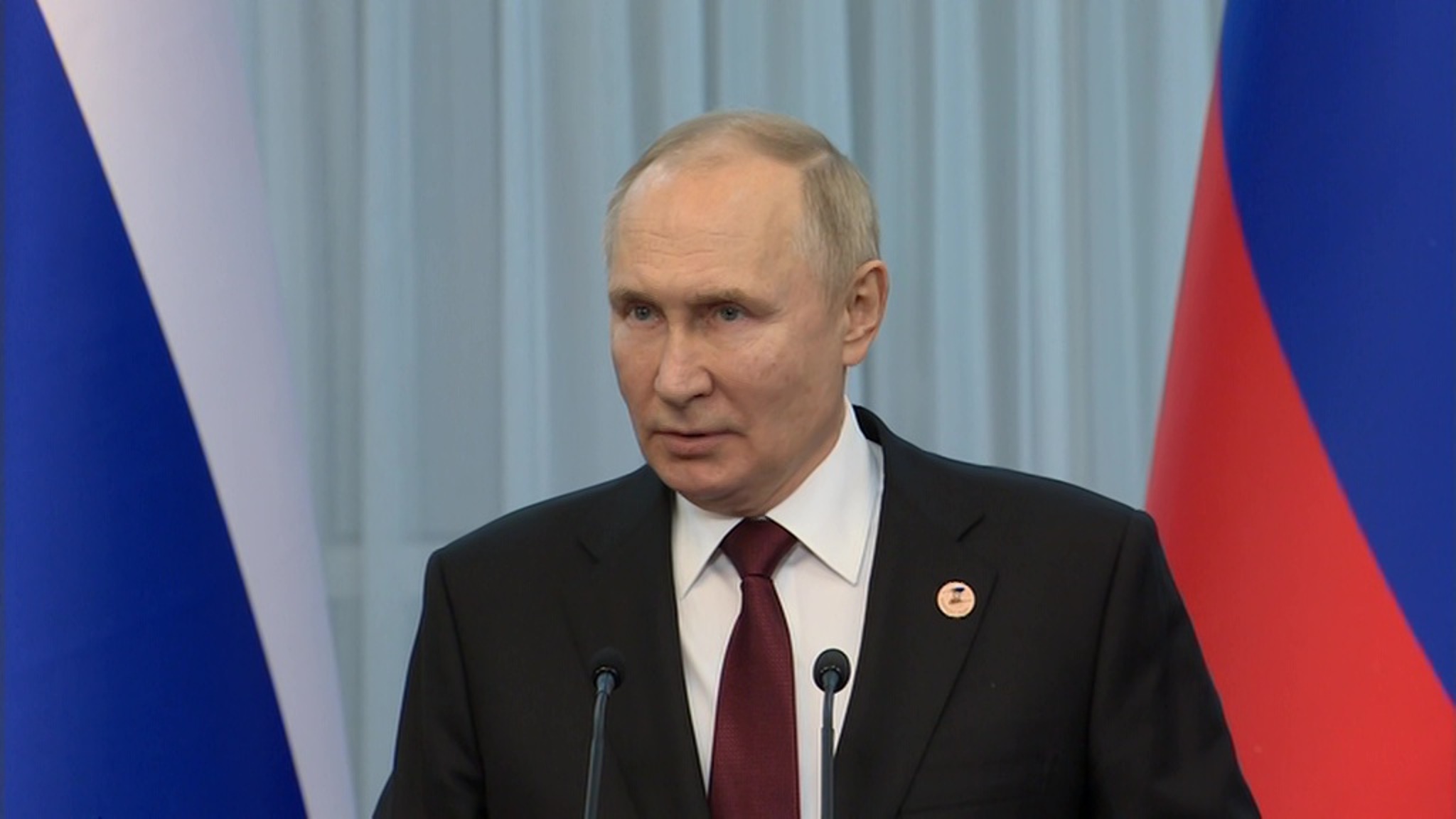 Путин: положение в экономике России лучше, чем во многих странах