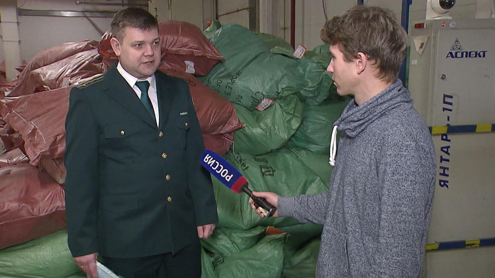 Миллионы подарков едут в Москву со всего мира