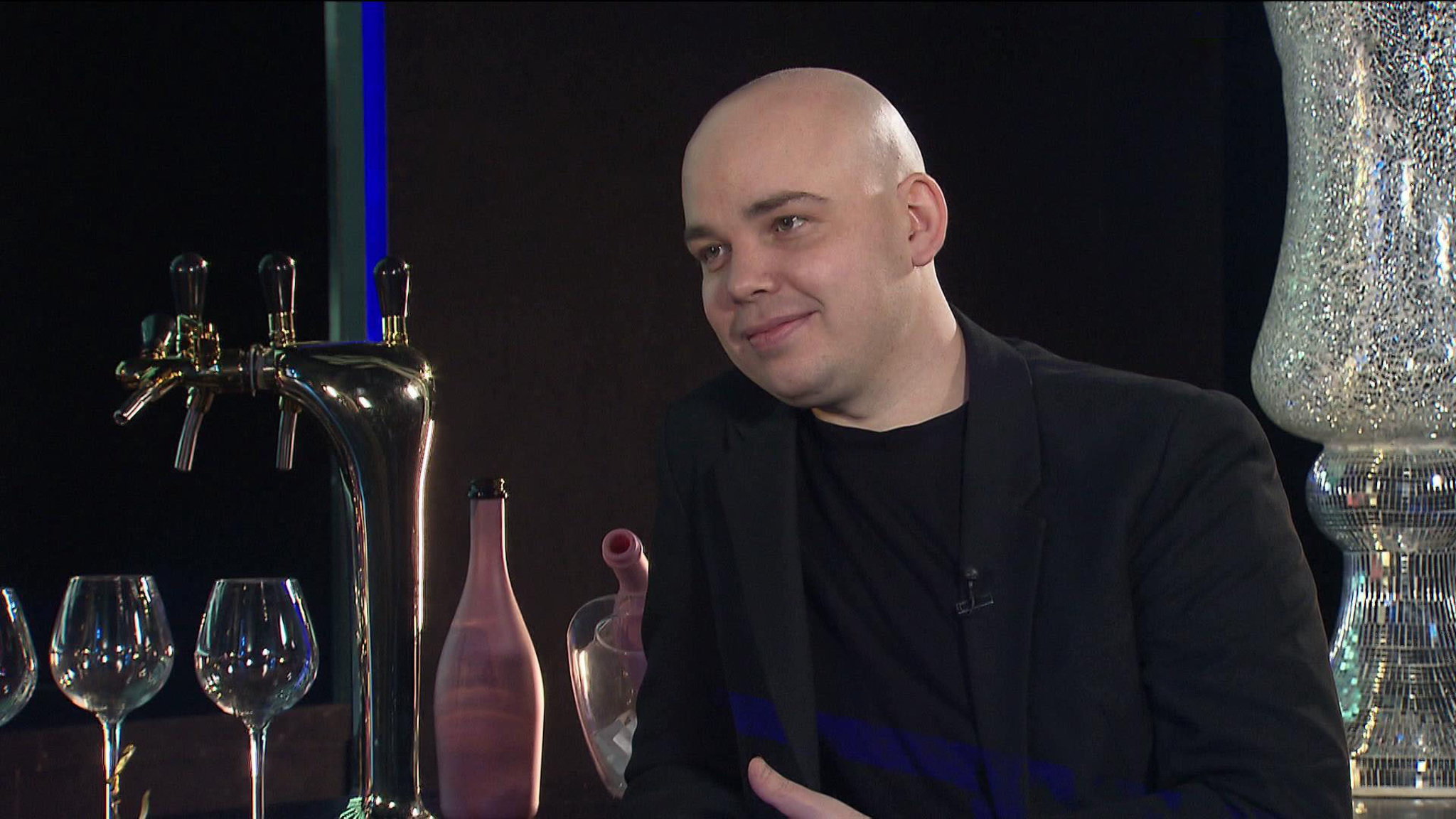Режиссер Данил Чащин – о спектакле "Красавец мужчина"