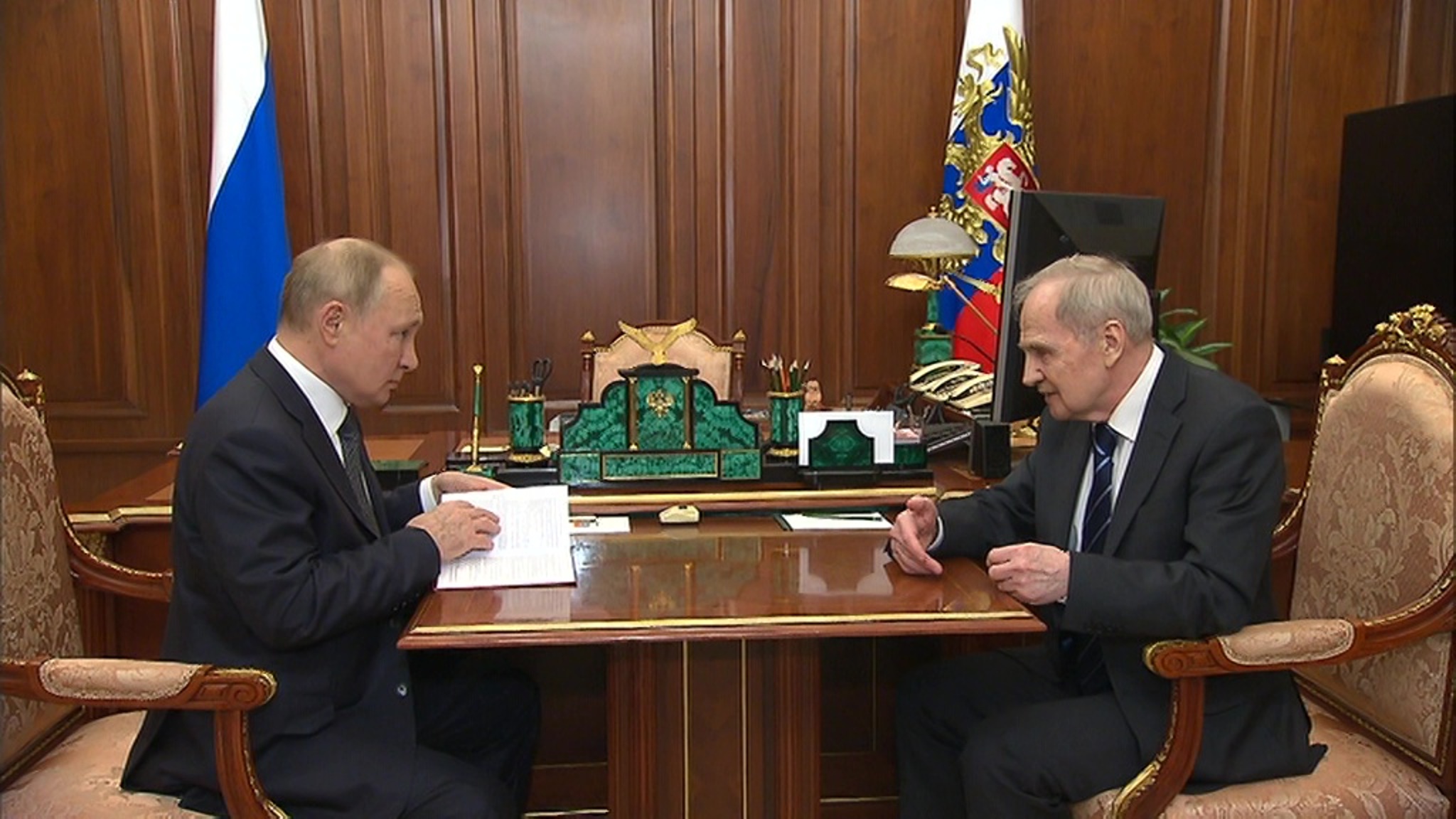 Путин встретился с председателем Конституционного суда