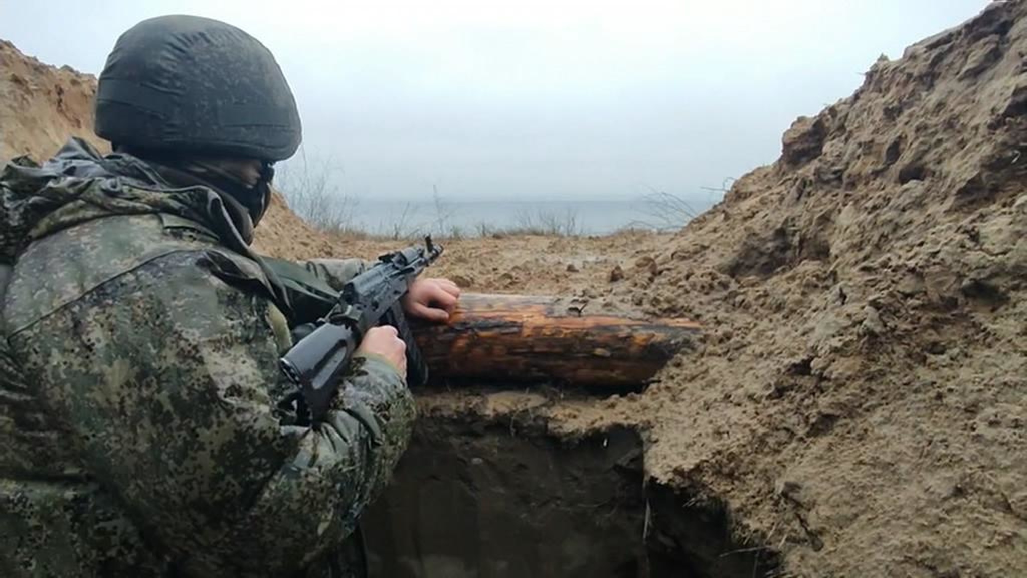 Российские войска обороняют левый берег Днепра