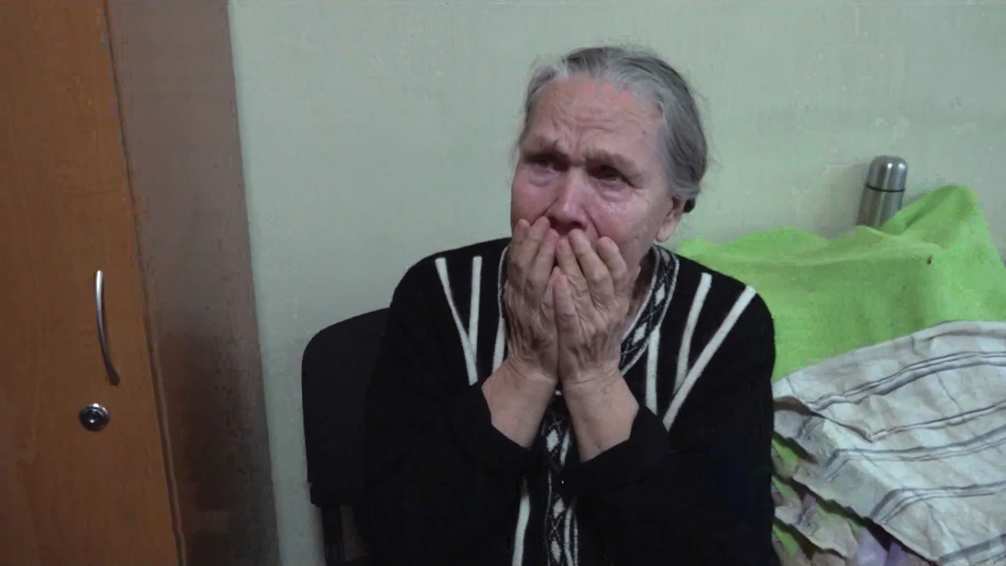 Пенсионерка, жившая в подвале в Северодонецке, скоро встретится с родными