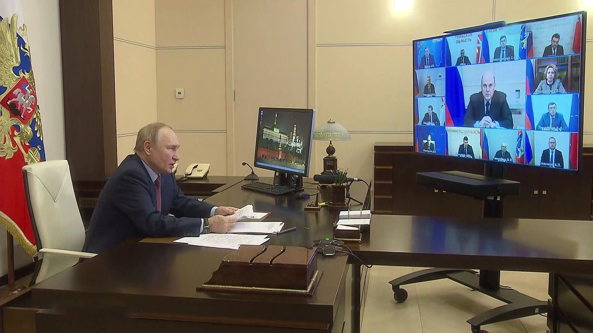 Эфир от 18.12.2022. Английские субтитры