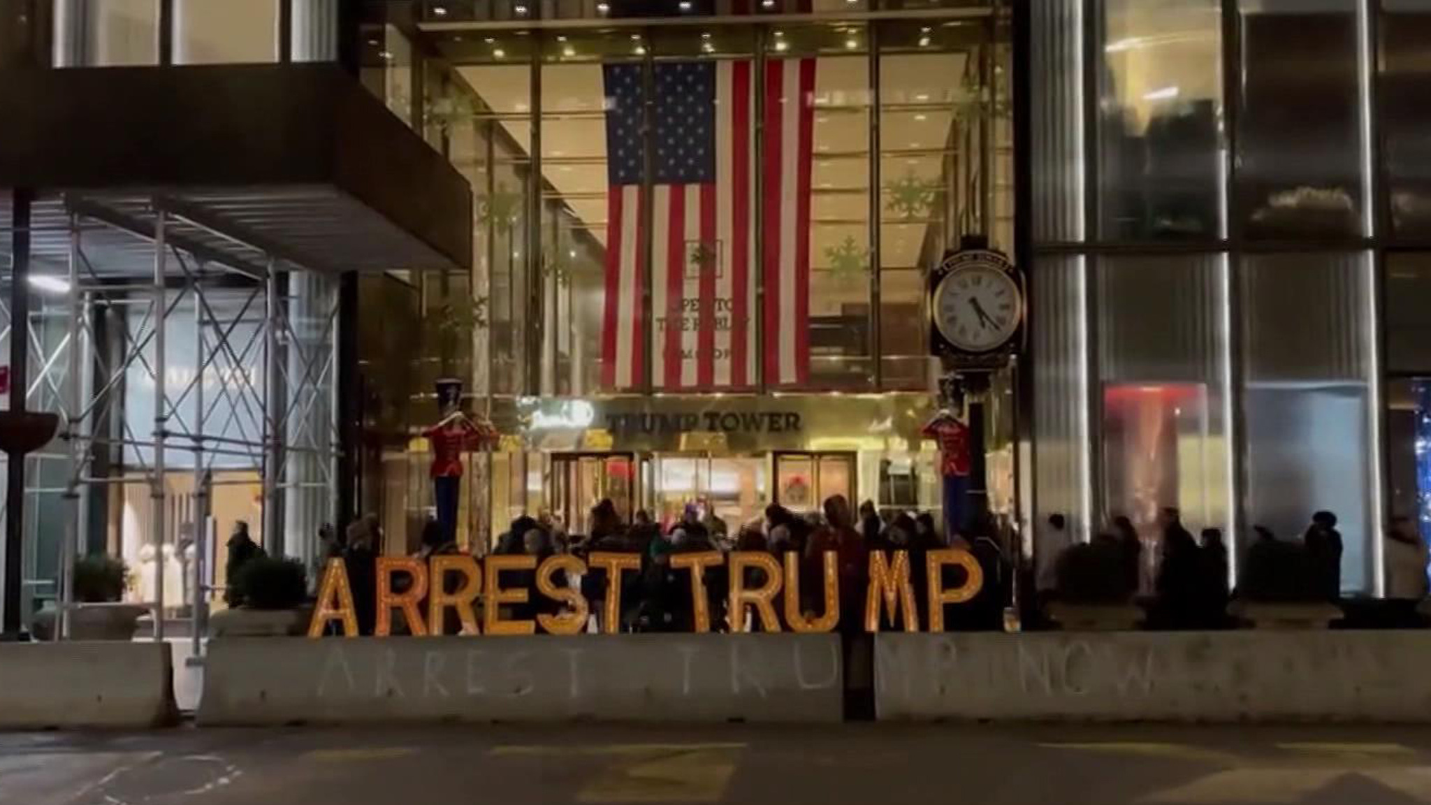 Для Трампа хотят навсегда закрыть Белый дом