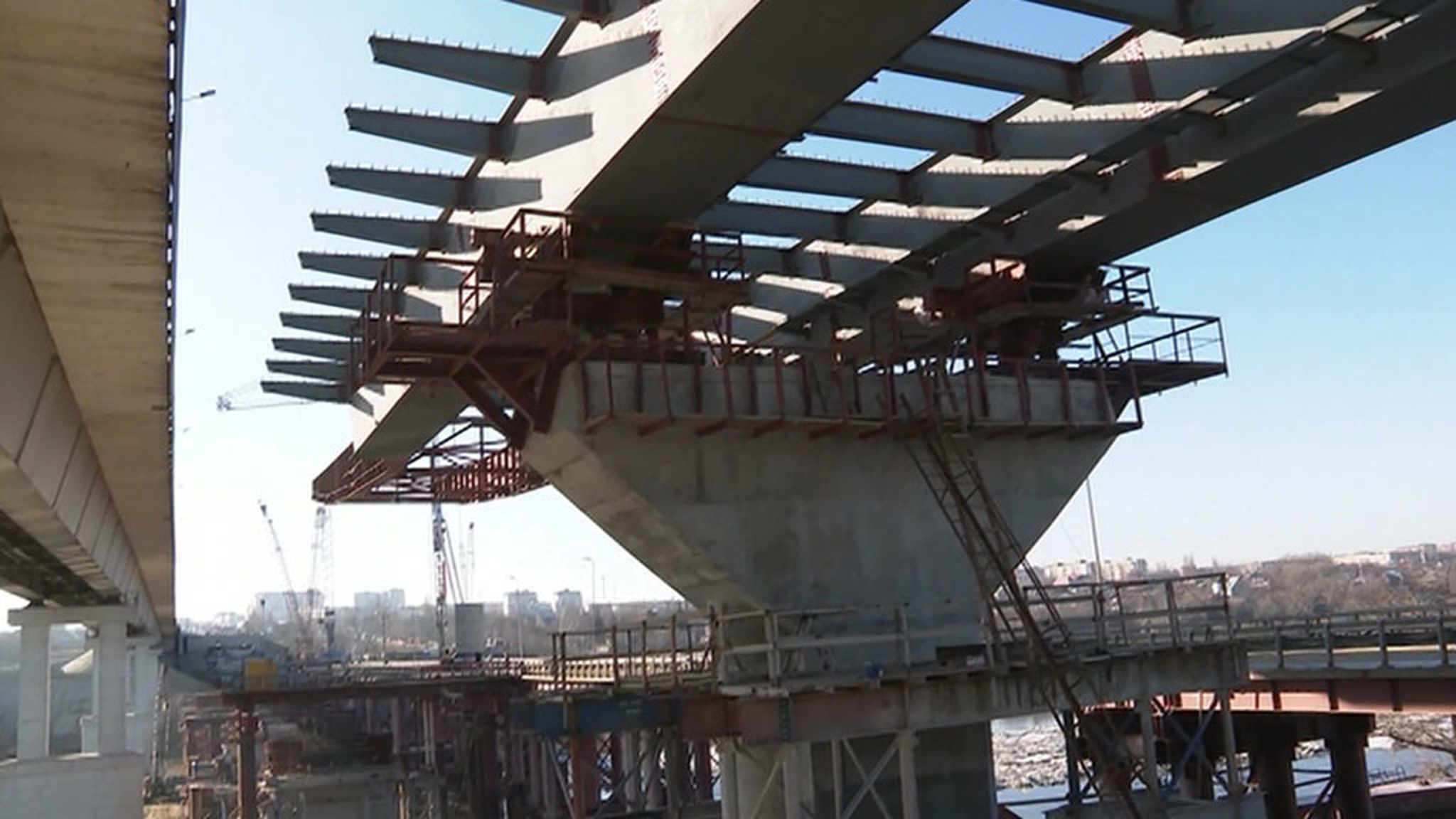 В Ростовской области строят мост через реку Северский Донец