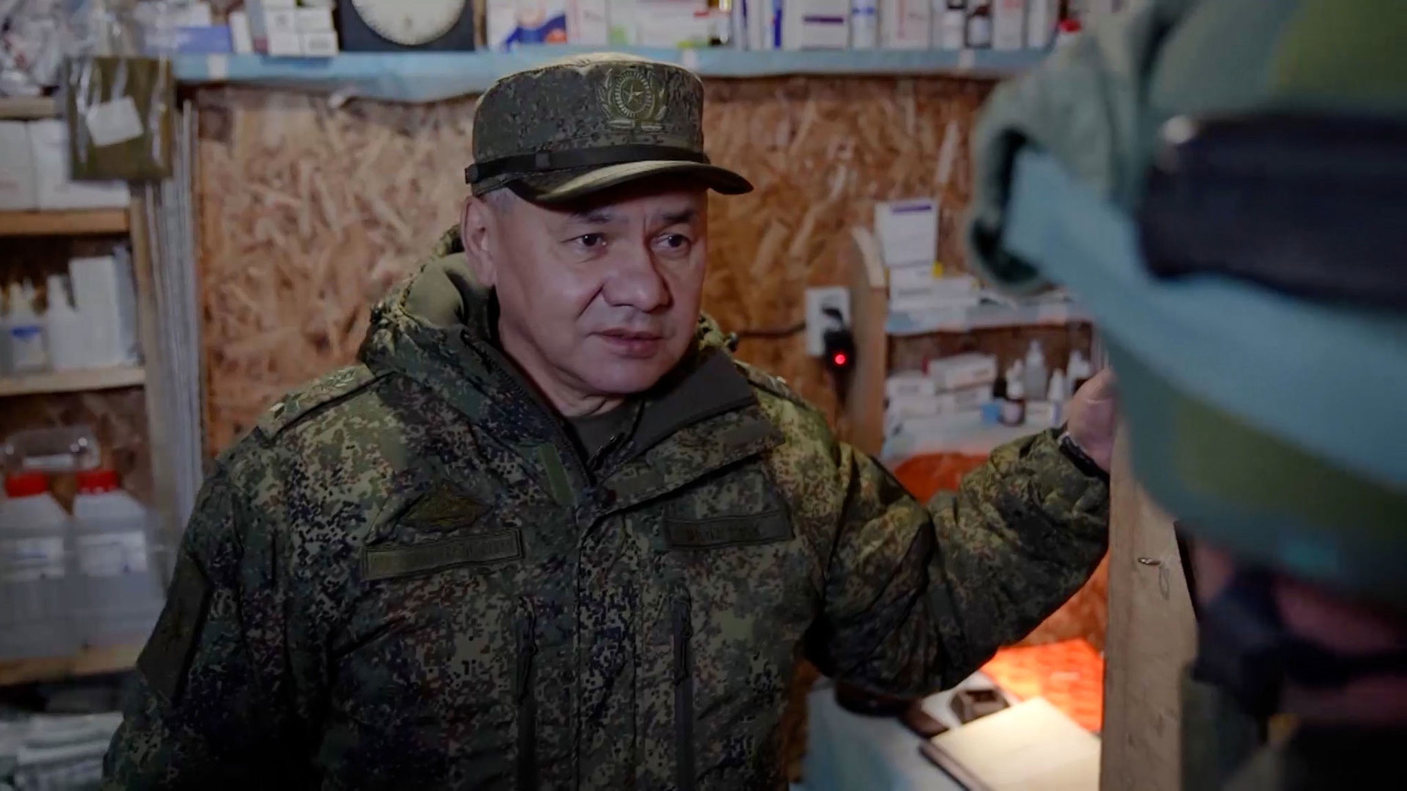 Шойгу проинспектировал подразделения в зоне СВО