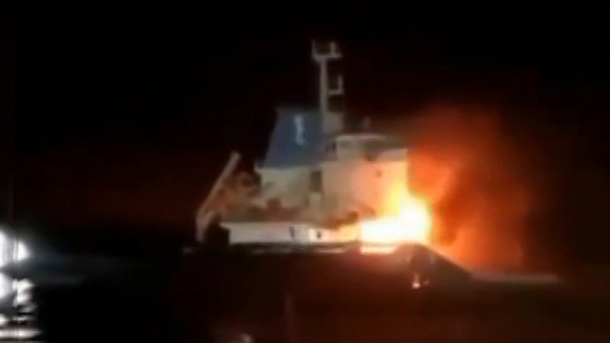 В Черном море взорвался сухогруз