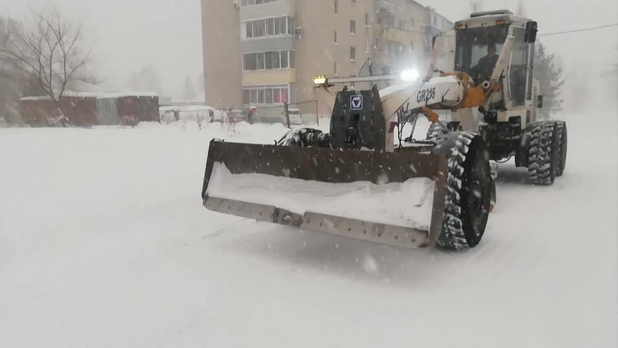 На Дальнем Востоке устраняют последствия снежного циклона