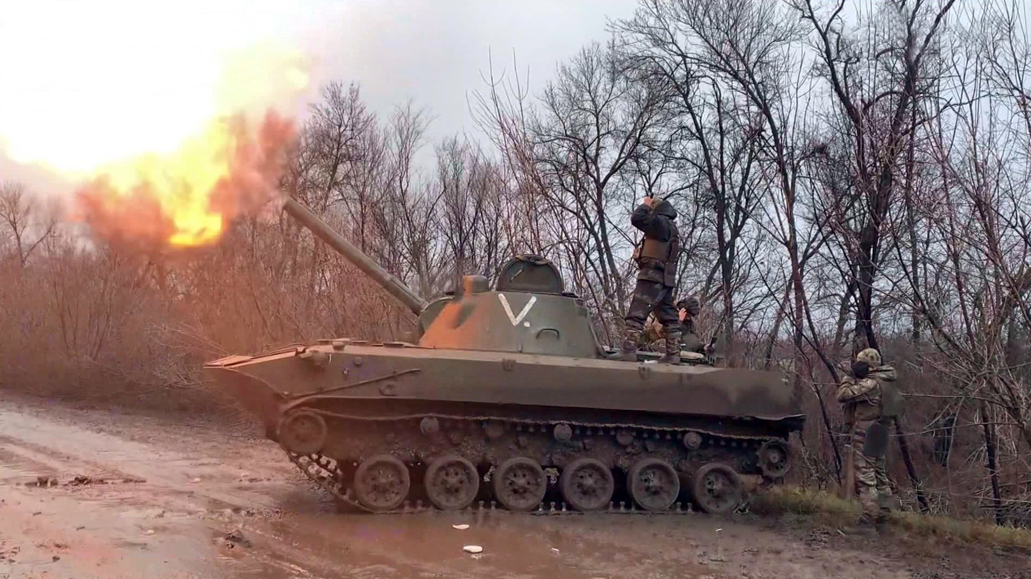 Наши военные отодвигают линию фронта от жилых домов
