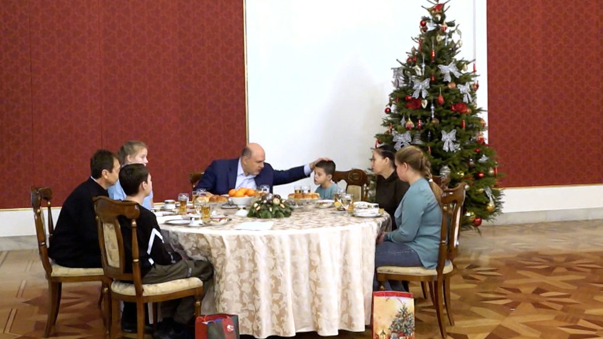 "Елка желаний" подарила новогоднее чудо юному жителю Кубани