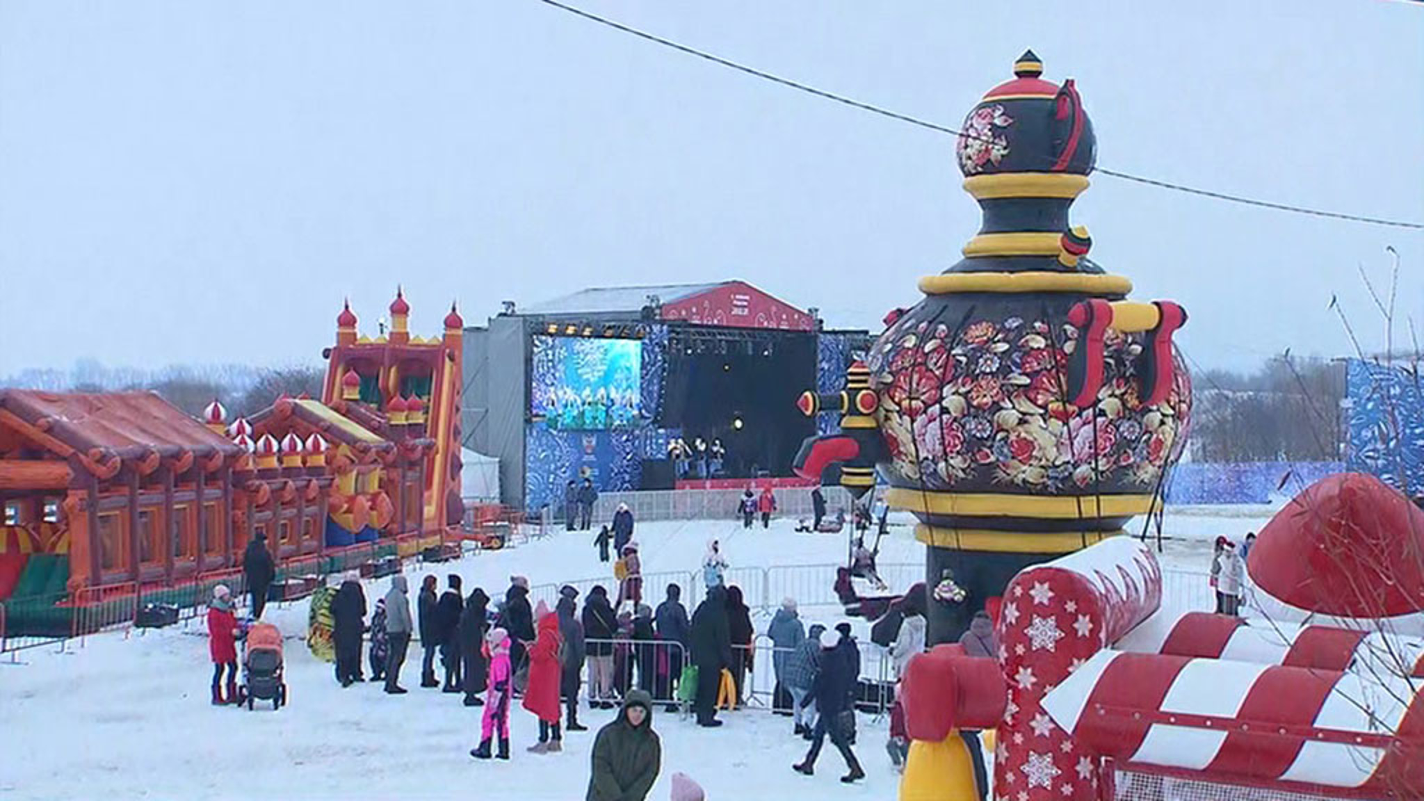 Под Серпуховом спортсмены-боксеры организовали детскую елку с призами