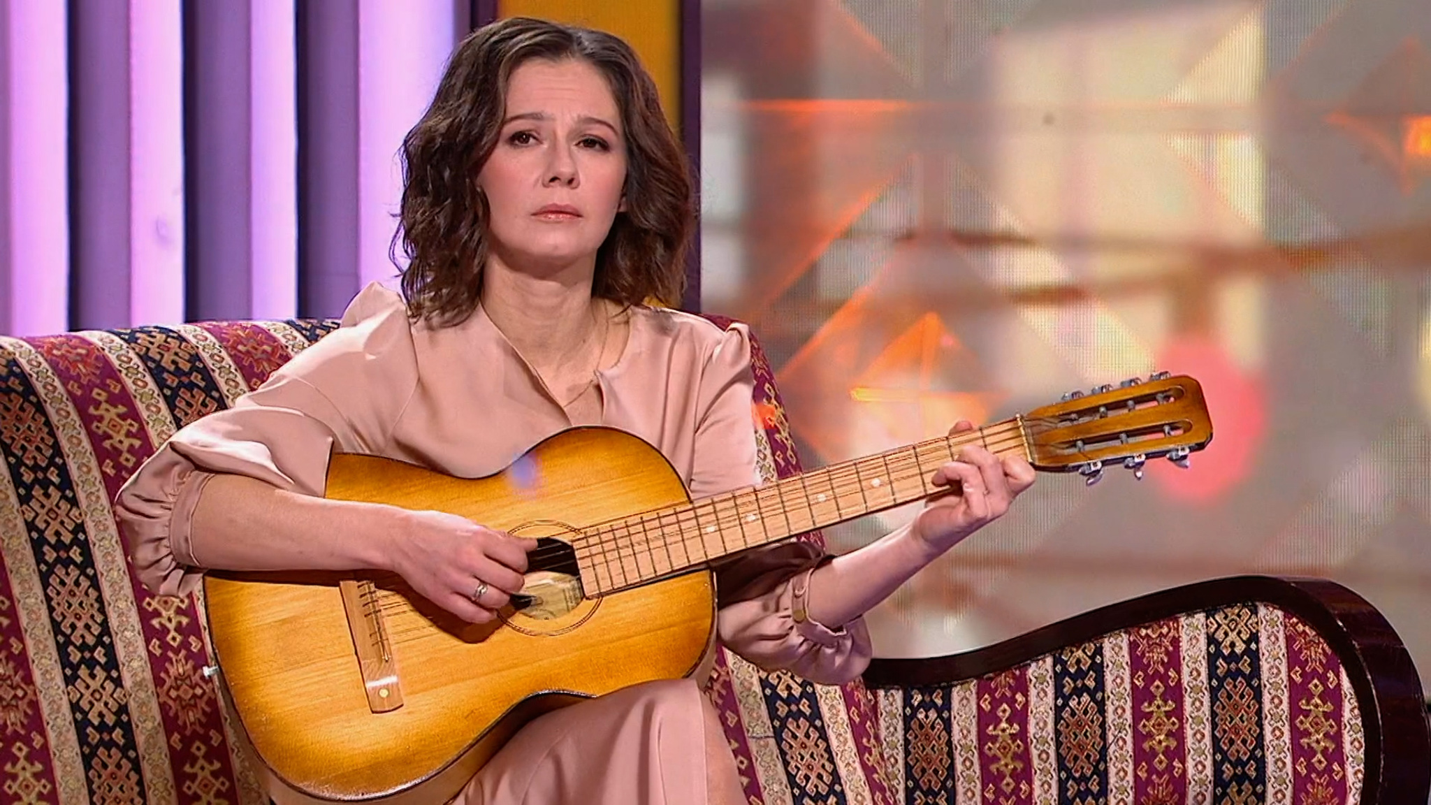 Полина Агуреева. "Никого не будет в доме"